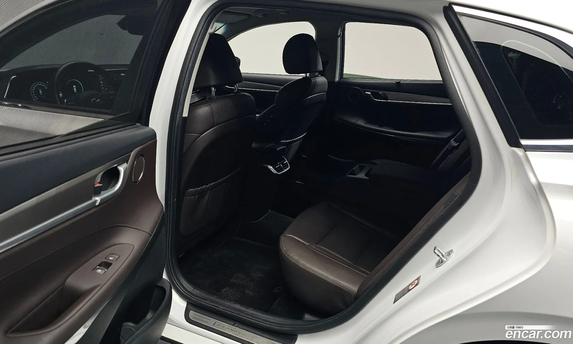 Hyundai Grandeur IG Hybrid 2020 — 35