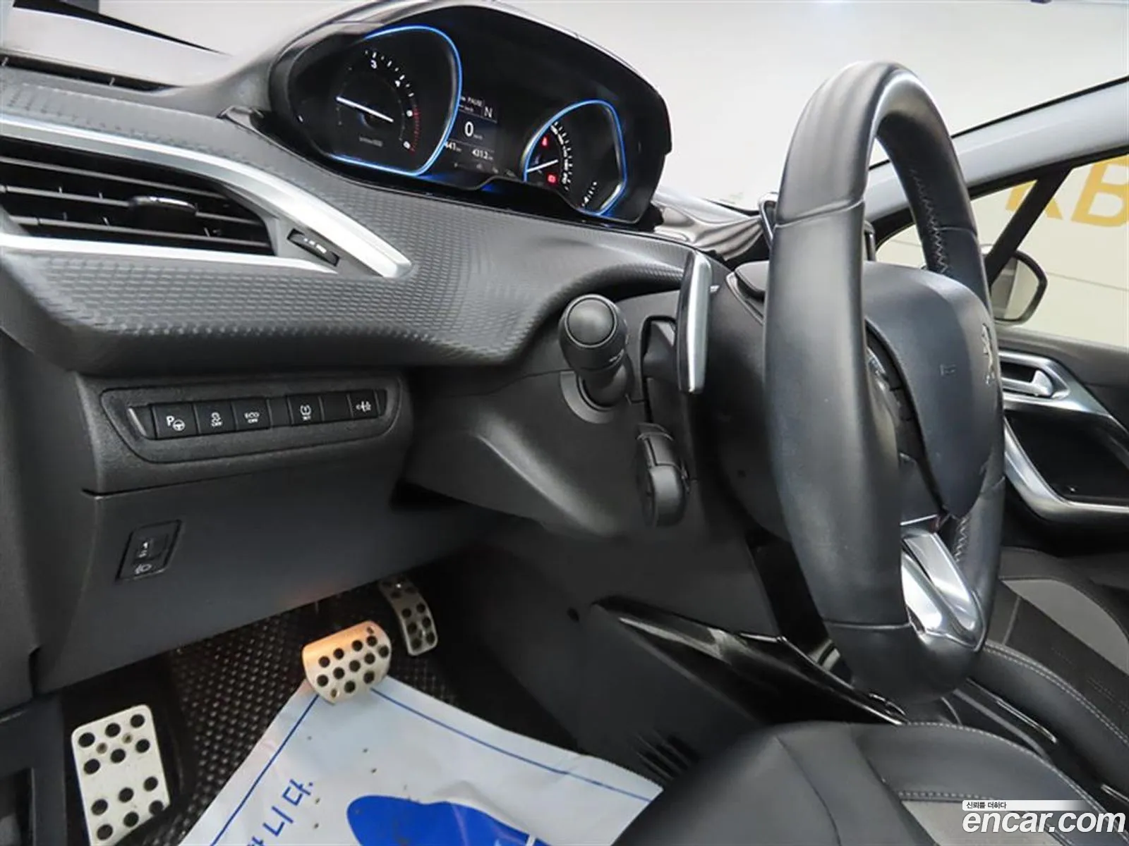 Peugeot 2008 2015 — 14