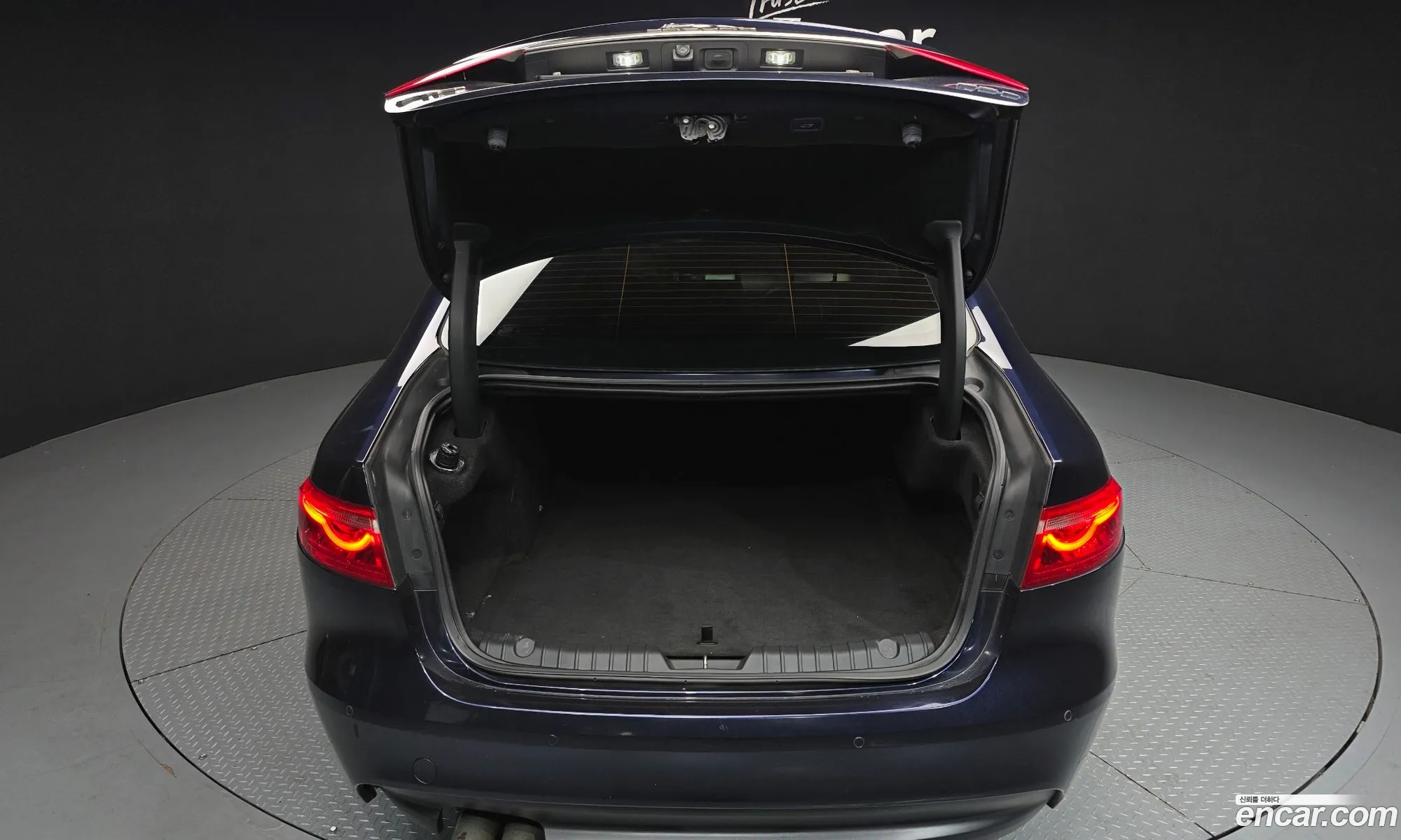 Jaguar XF 2016 SAJBB4BNXGCY18218 — 19