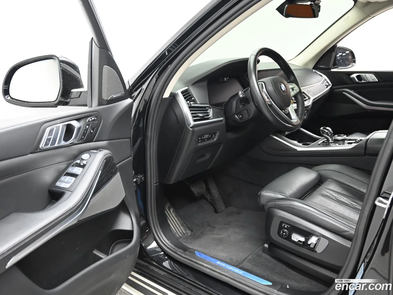BMW X7 2021 — 7
