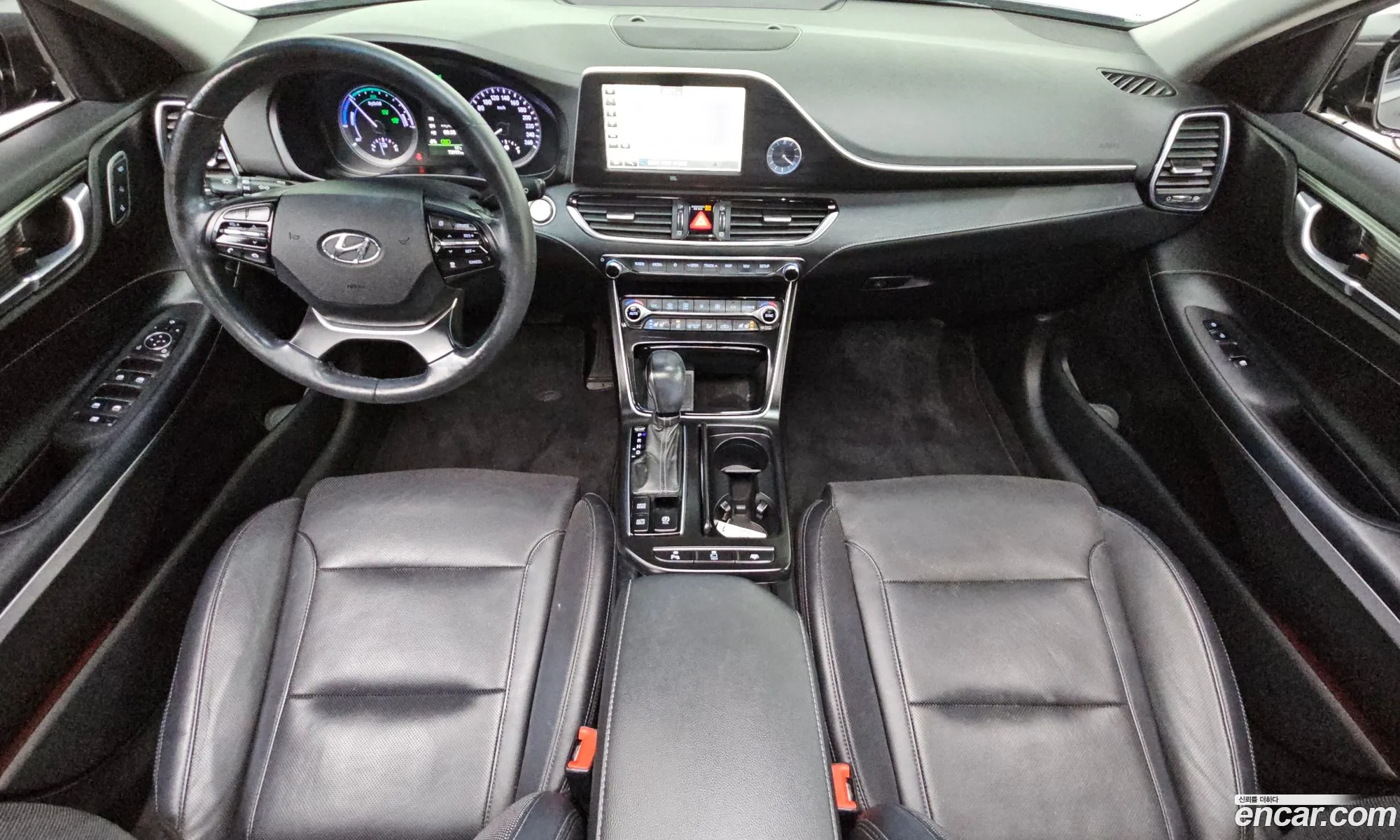 Hyundai Grandeur IG Hybrid 2017 — 35