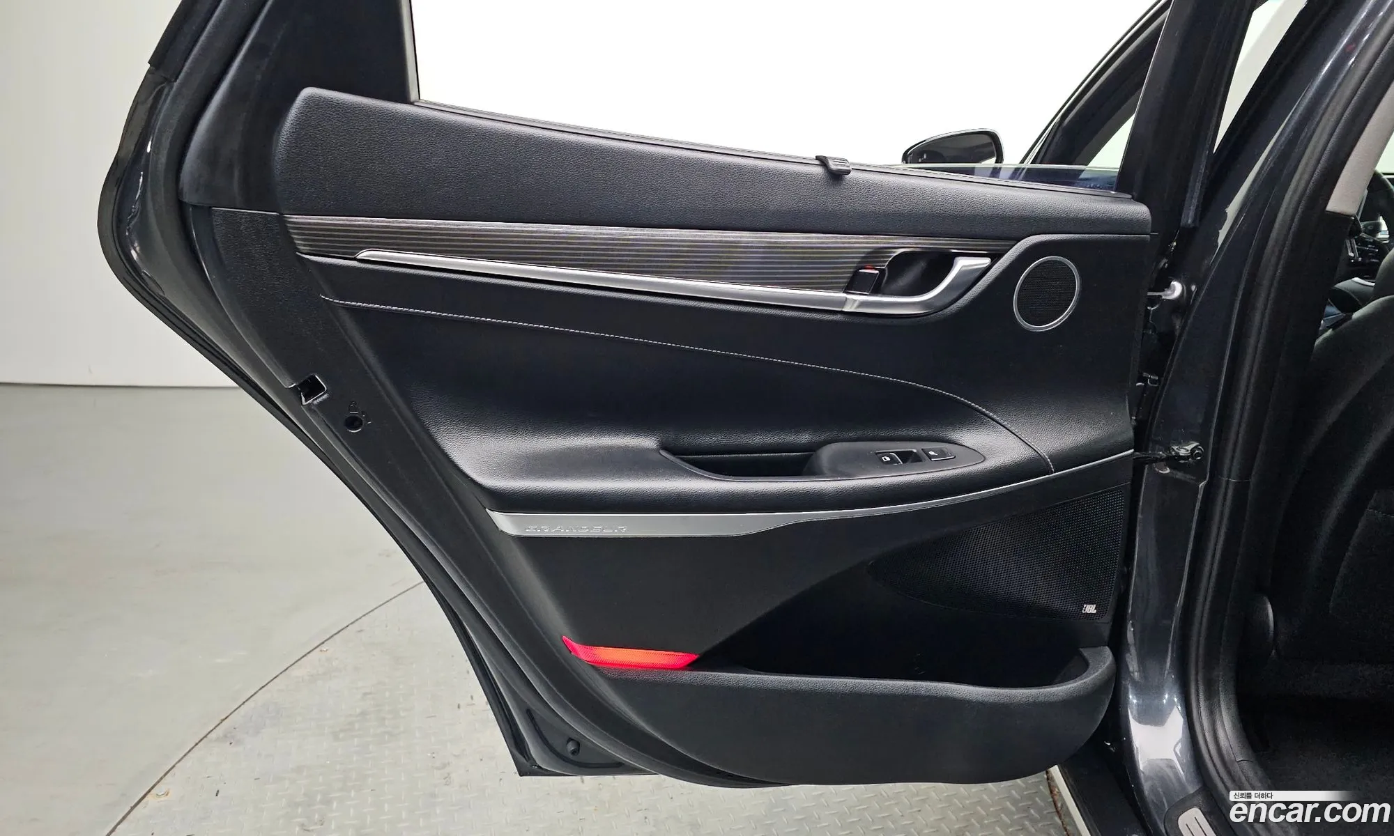 Hyundai Grandeur IG Hybrid 2017 — 19