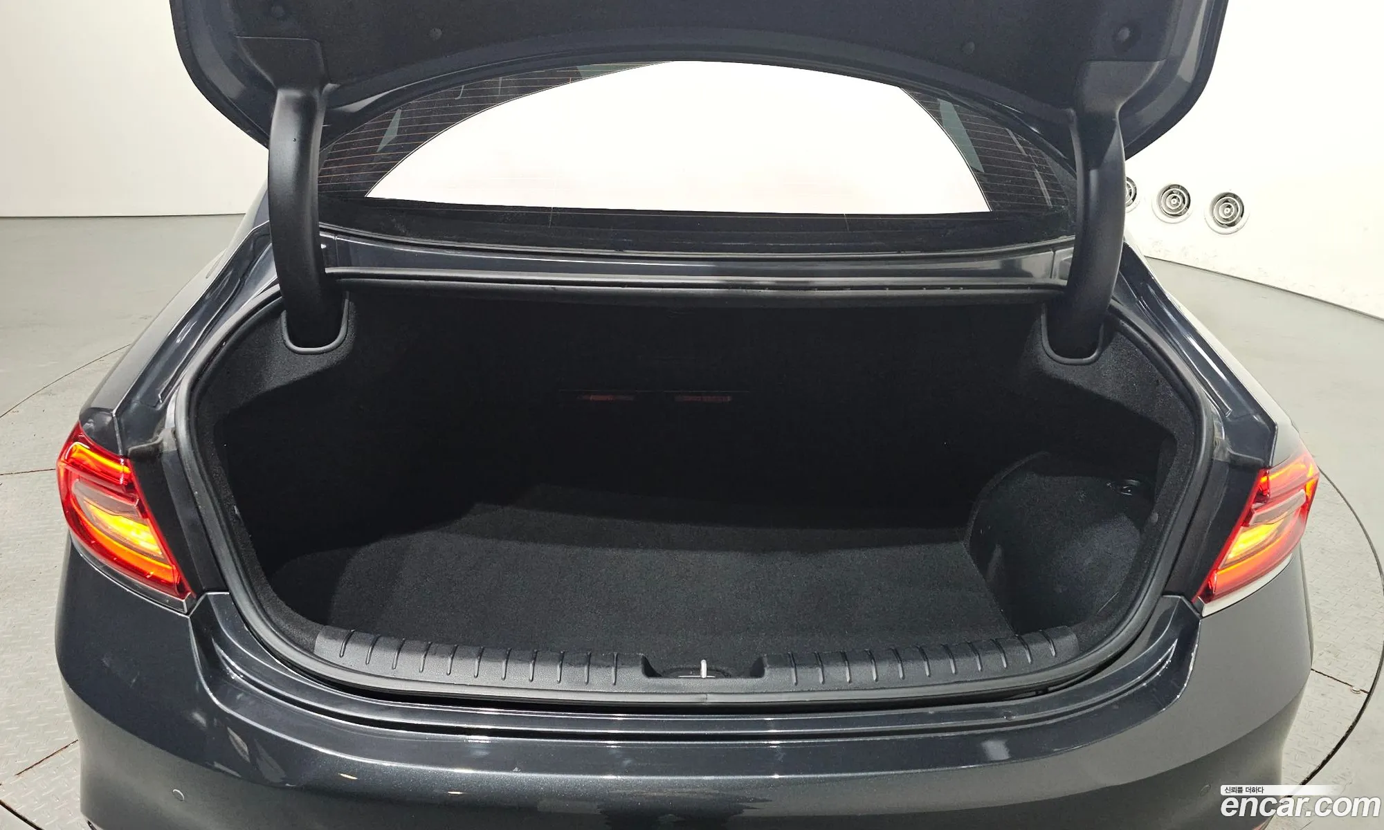 Hyundai Grandeur IG Hybrid 2017 — 2