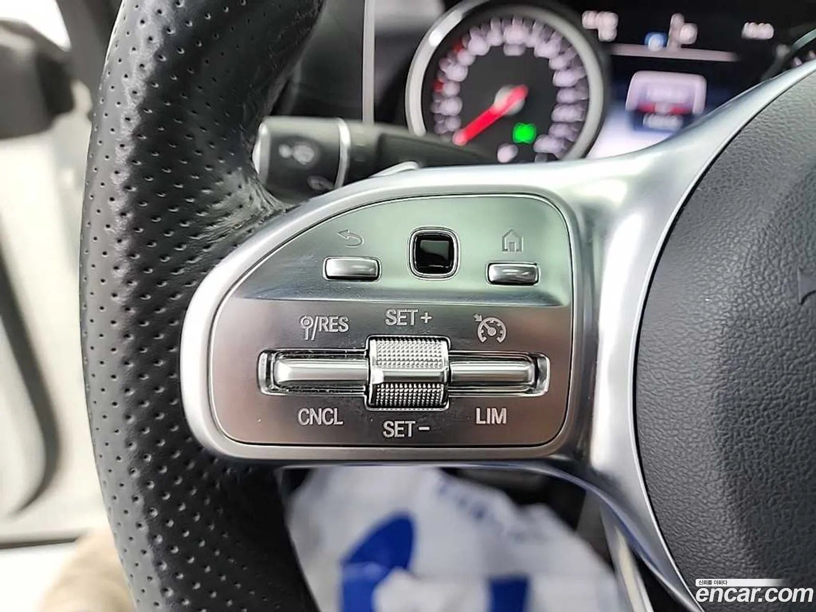 Mercedes-Benz E-Class W213 2018 — 14