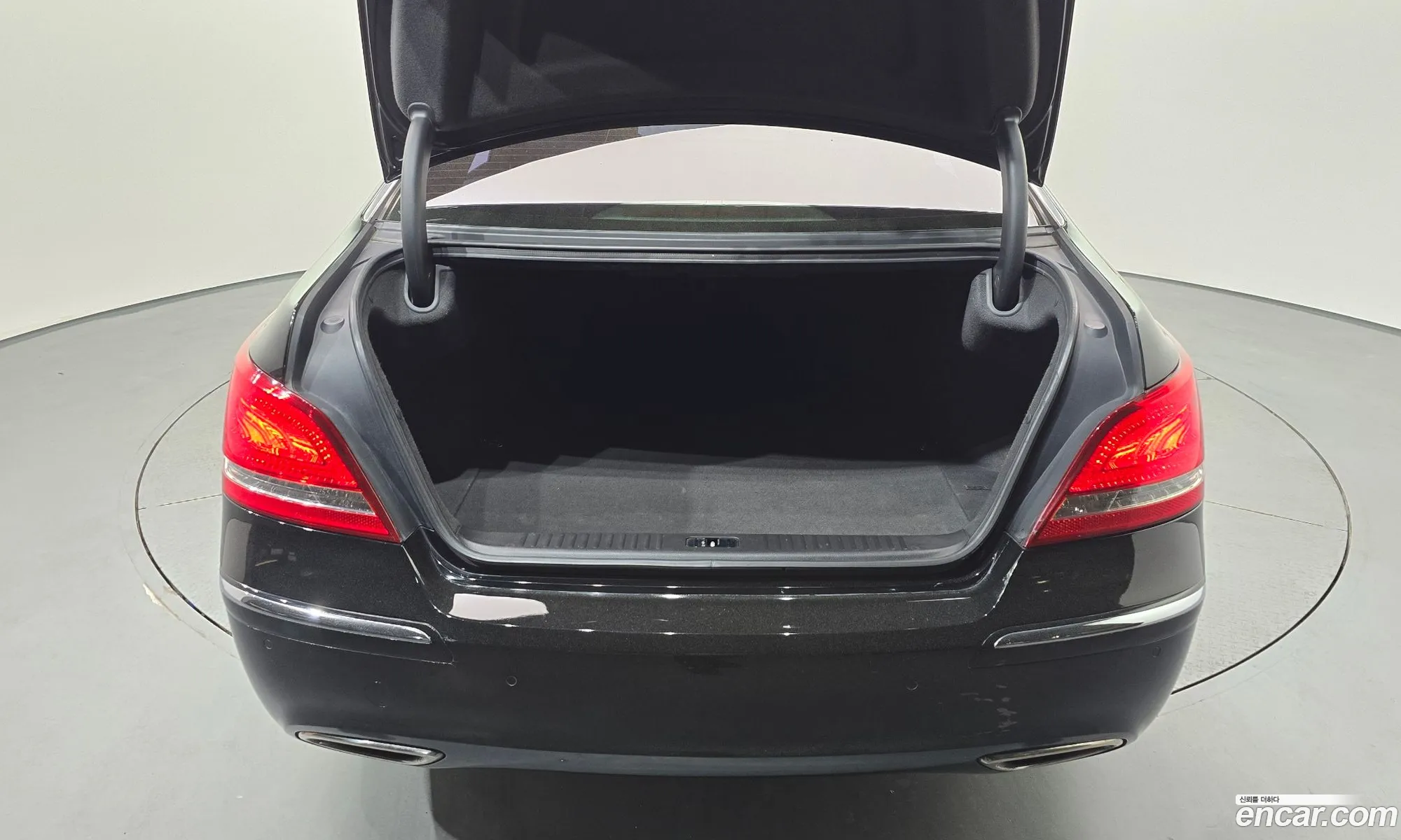 Hyundai Equus 2011 — 19