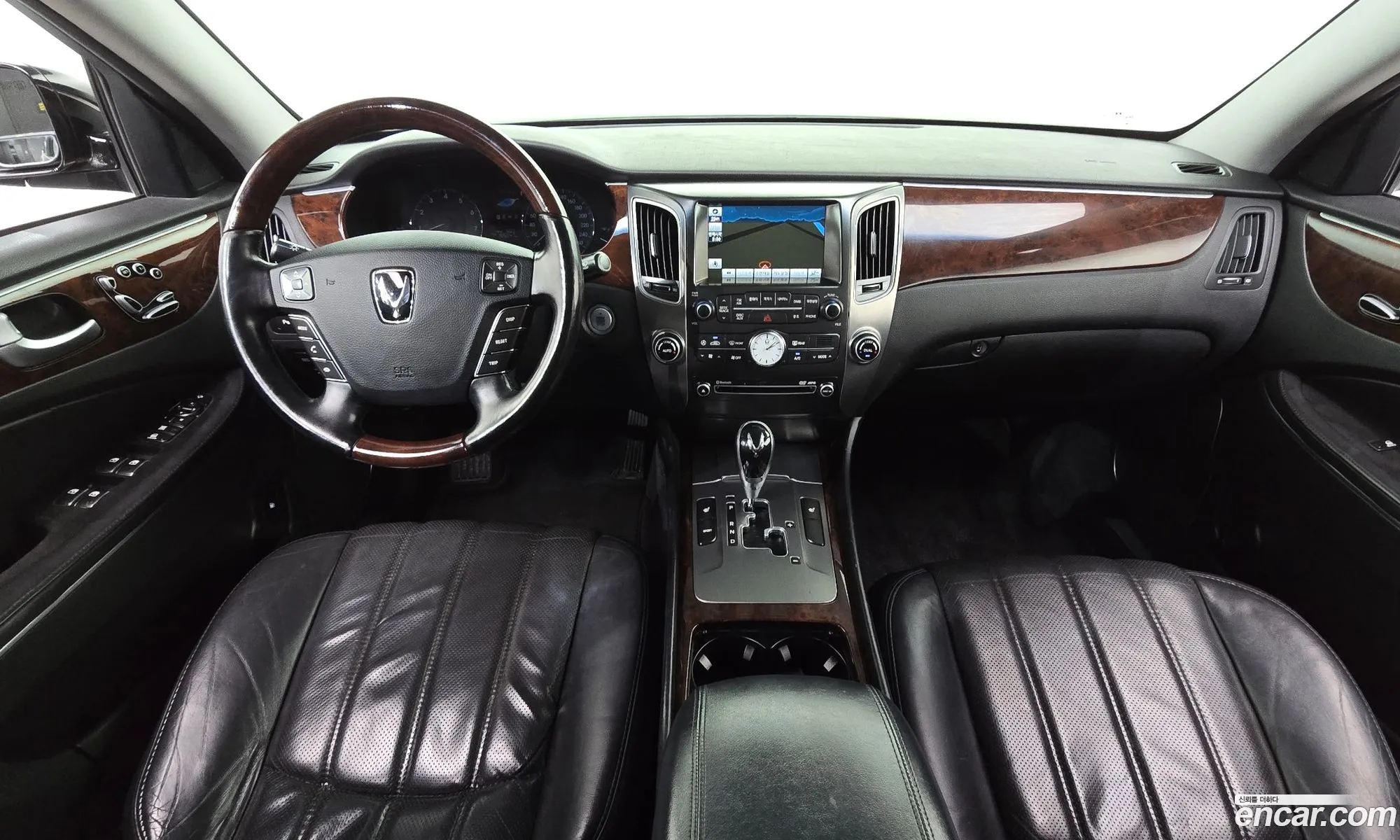 Hyundai Equus 2011 — 17