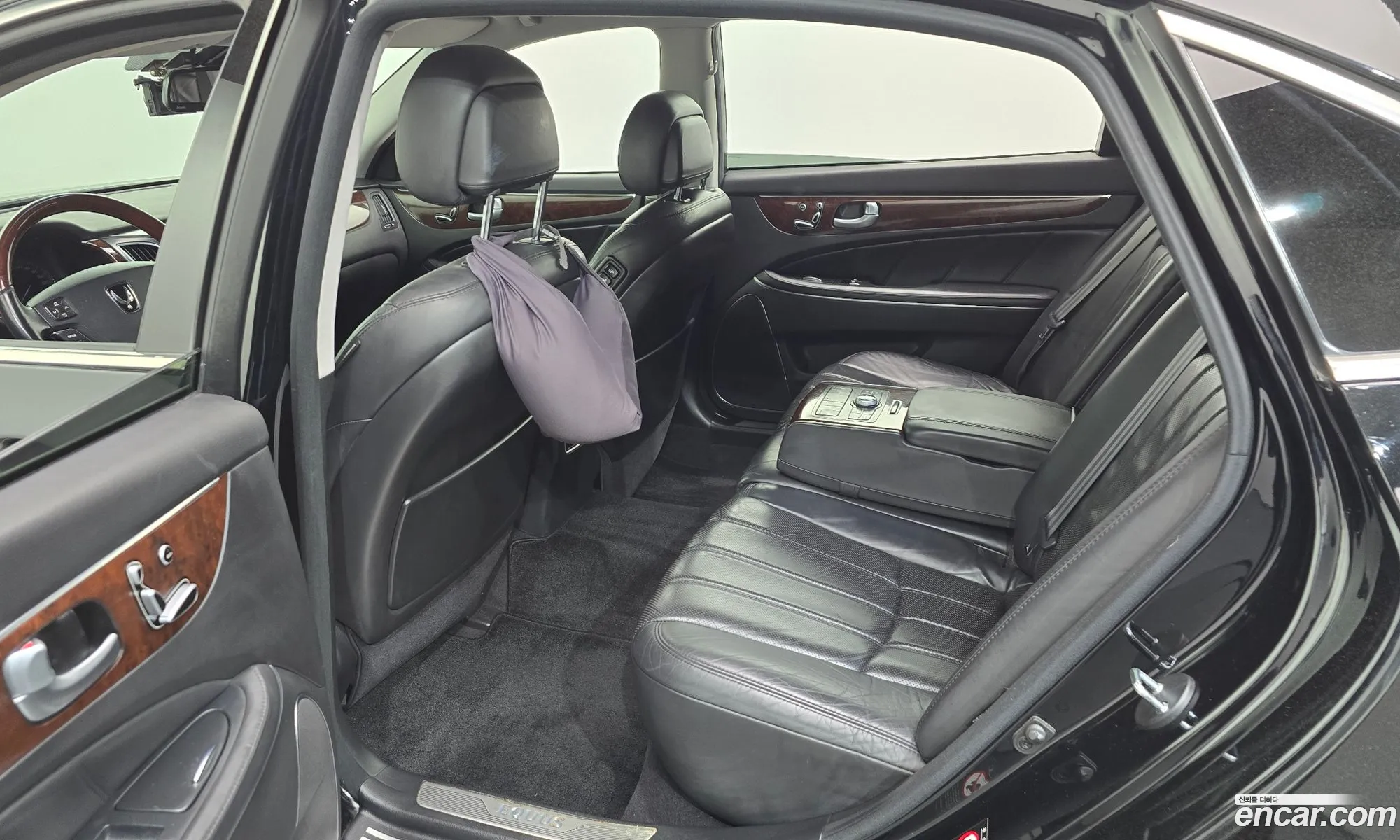 Hyundai Equus 2011 — 18
