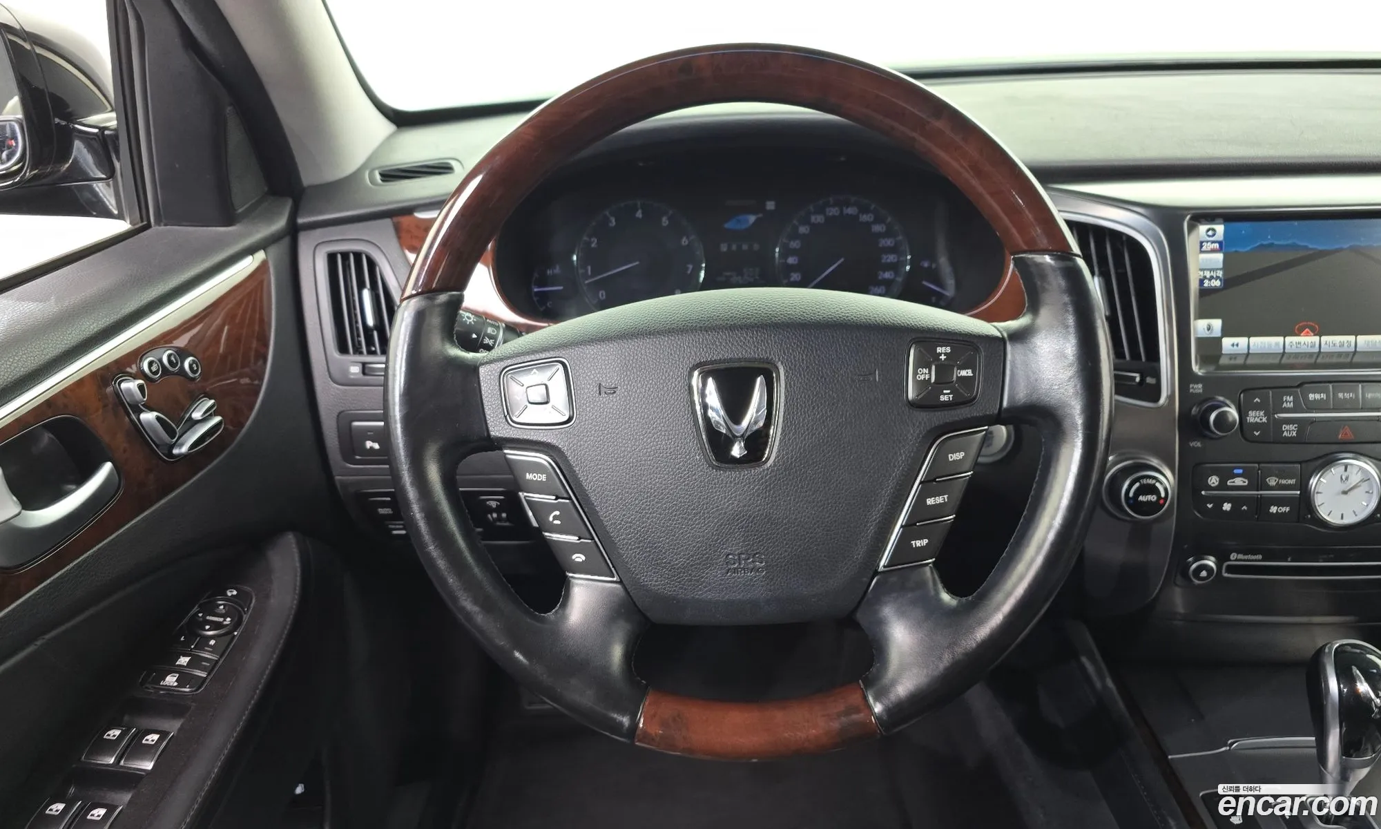 Hyundai Equus 2011 — 10