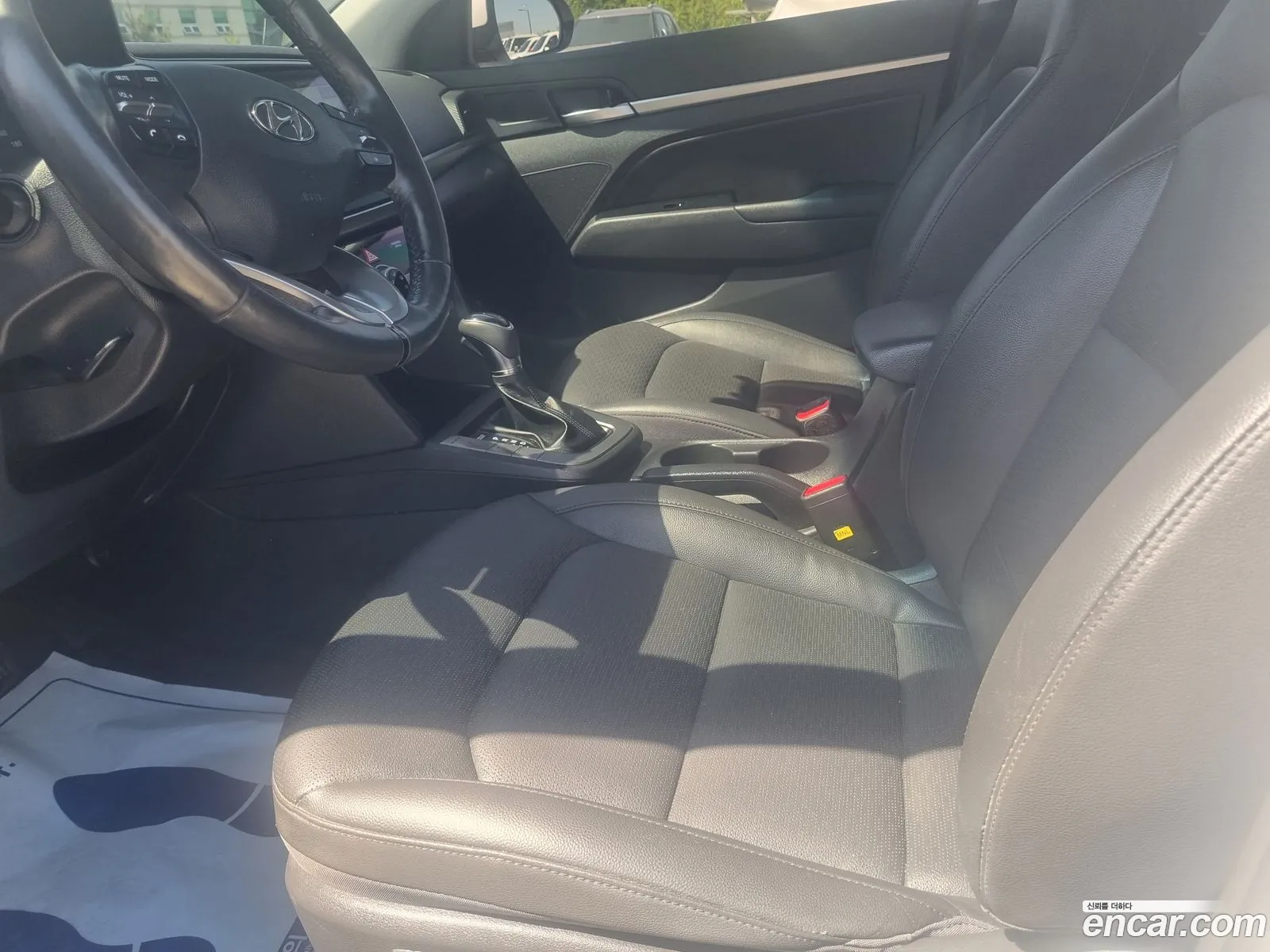 Hyundai Elantra AD 2019 — 5
