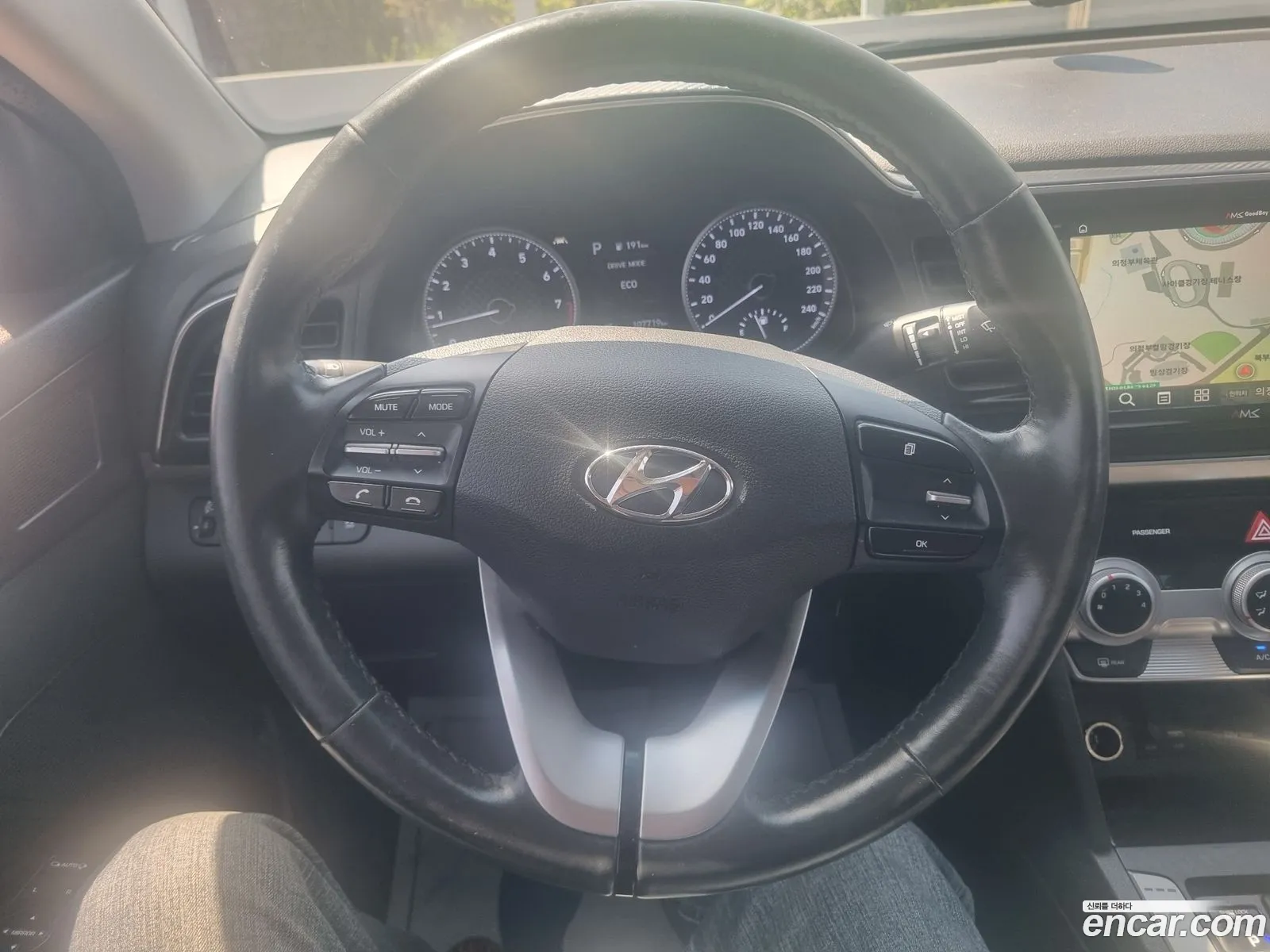 Hyundai Elantra AD 2019 — 10