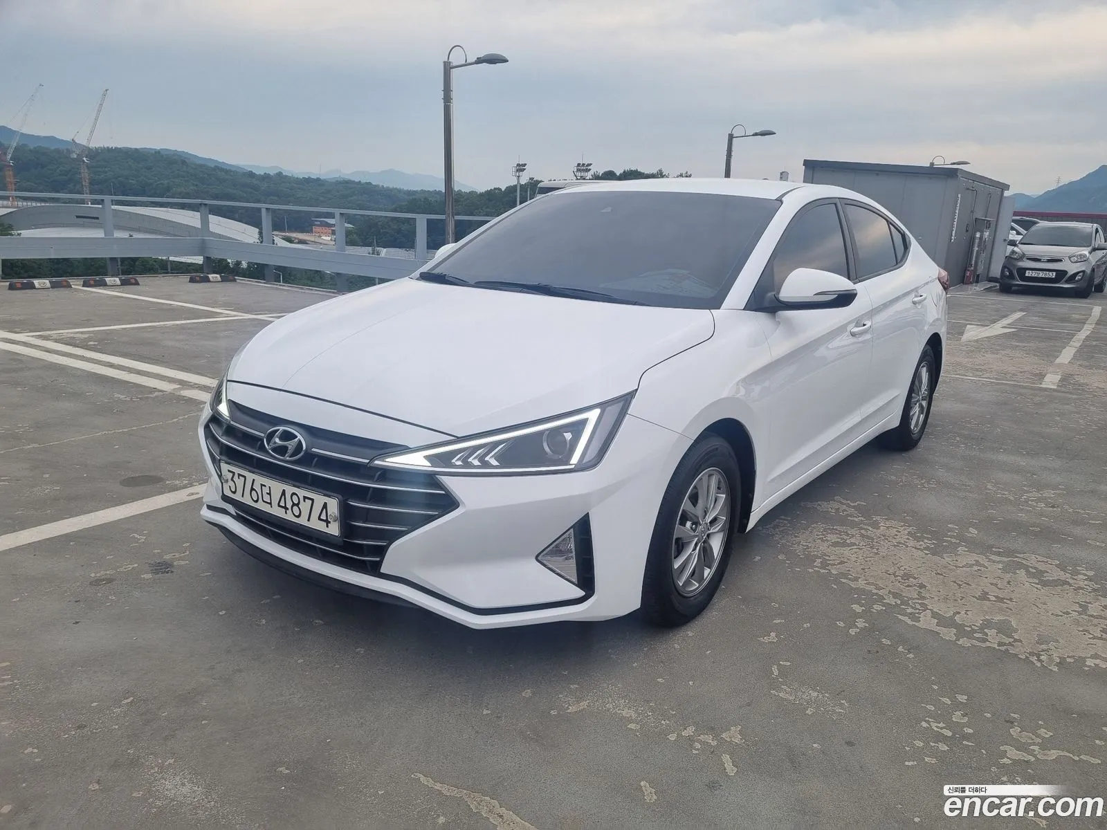 Hyundai Elantra AD 2019 — 3