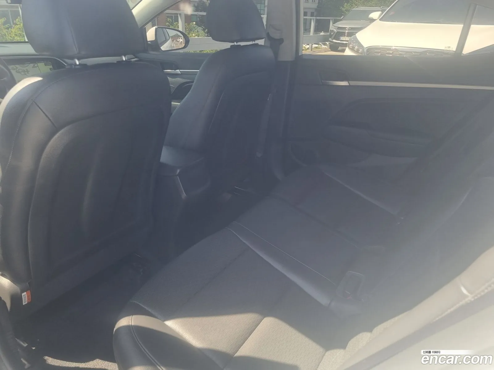 Hyundai Elantra AD 2019 — 4