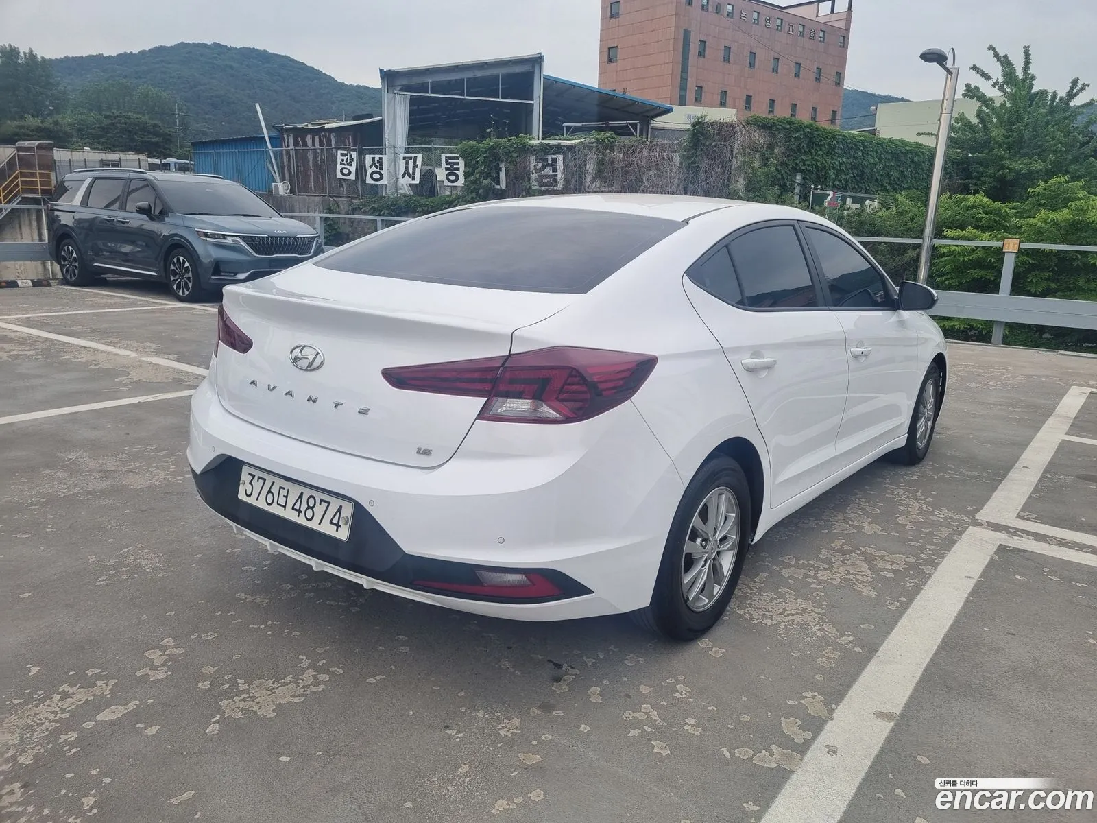 Hyundai Elantra AD 2019 — 11