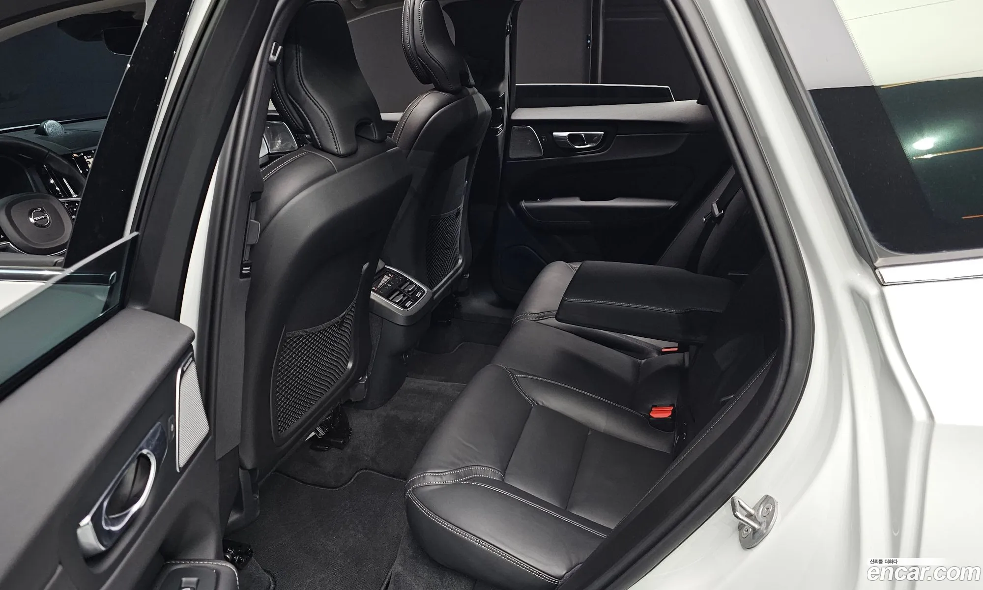Volvo XC60 2024 YV1UZ0628S1055951 — 25