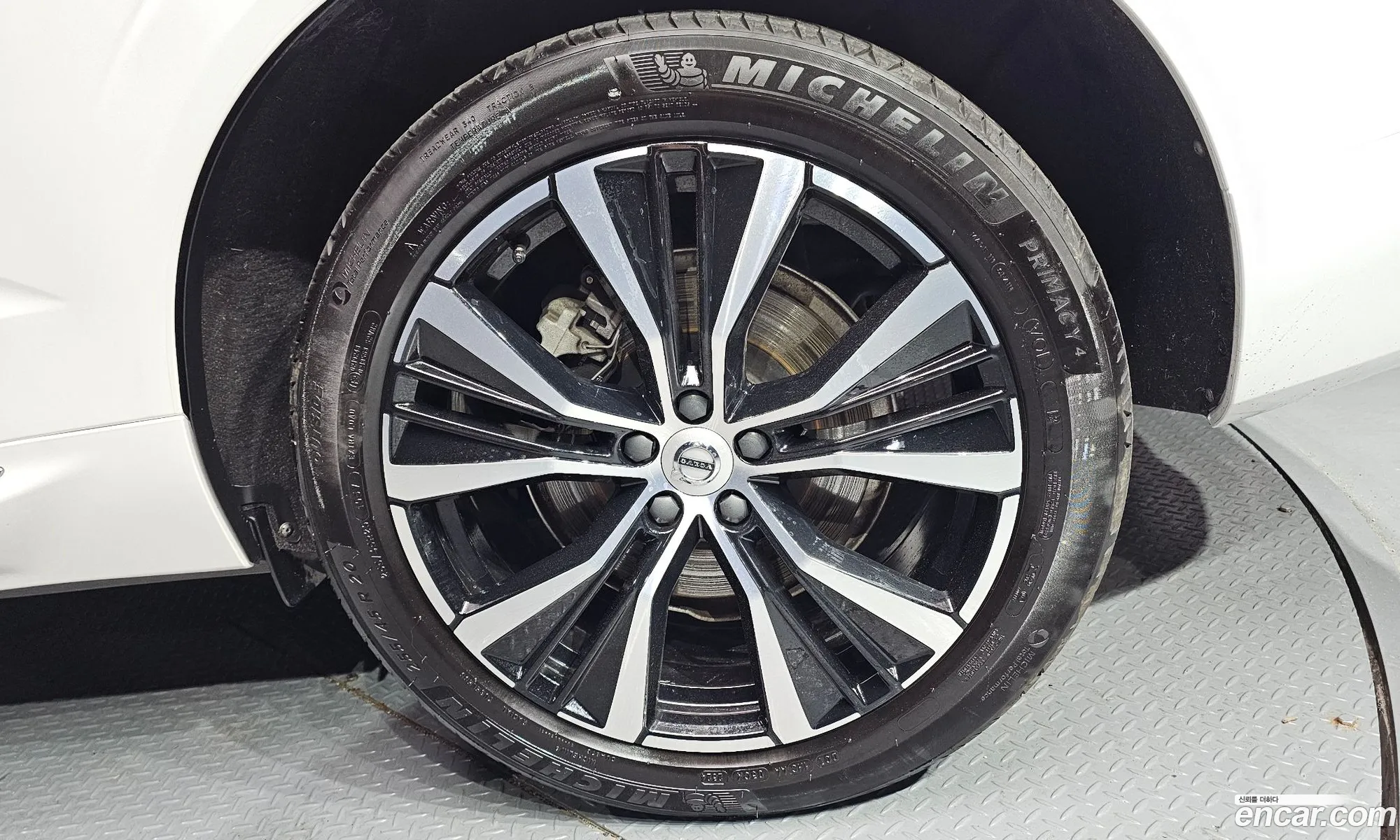 Volvo XC60 2024 YV1UZ0628S1055951 — 28