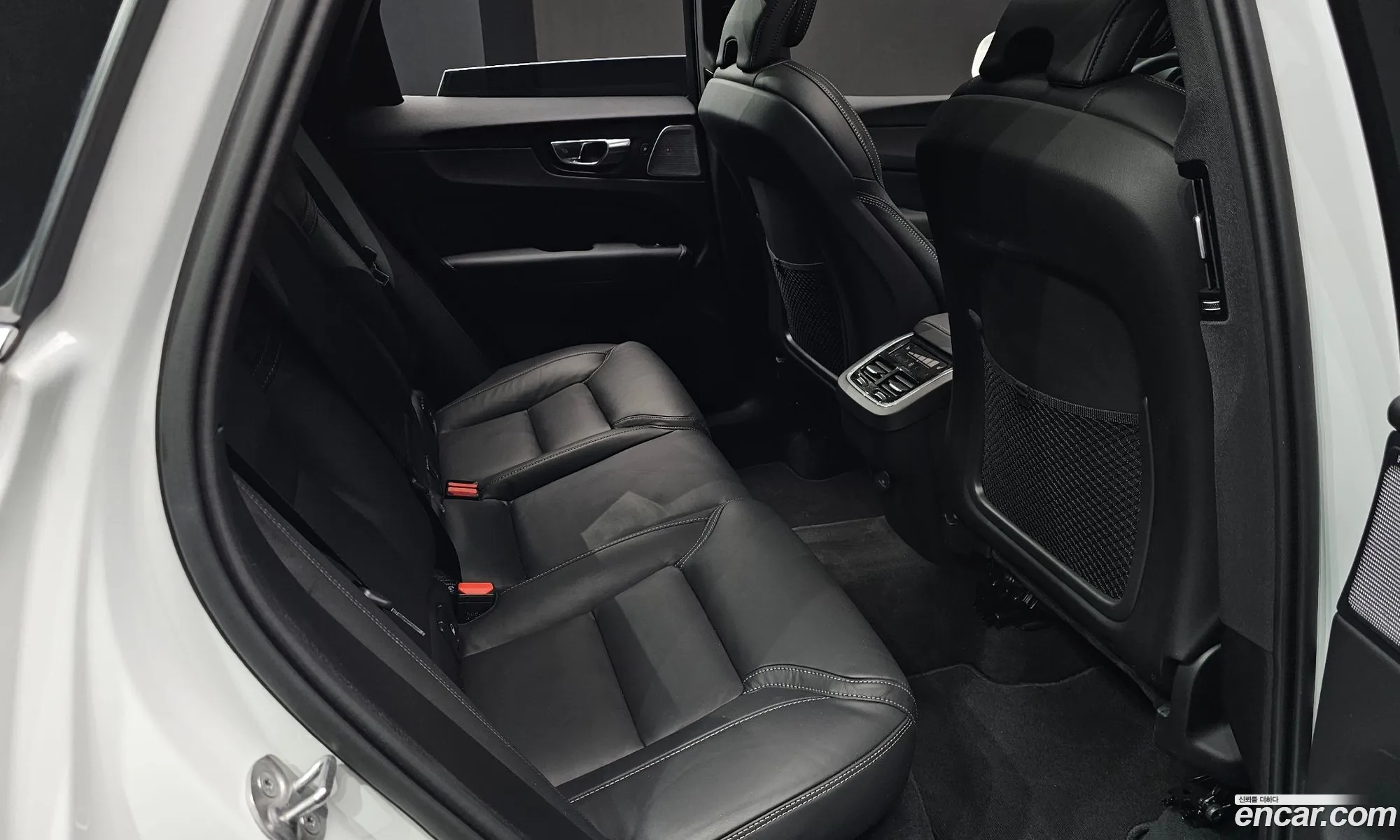 Volvo XC60 2024 YV1UZ0628S1055951 — 30