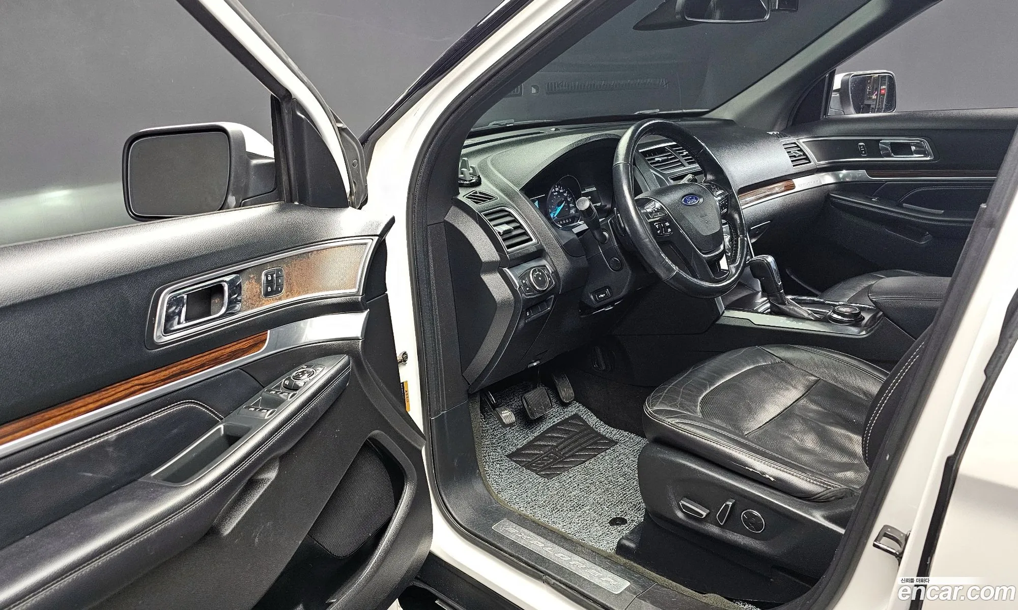 Ford Explorer 2017 1FM5K8FH4HGC40971 — 13