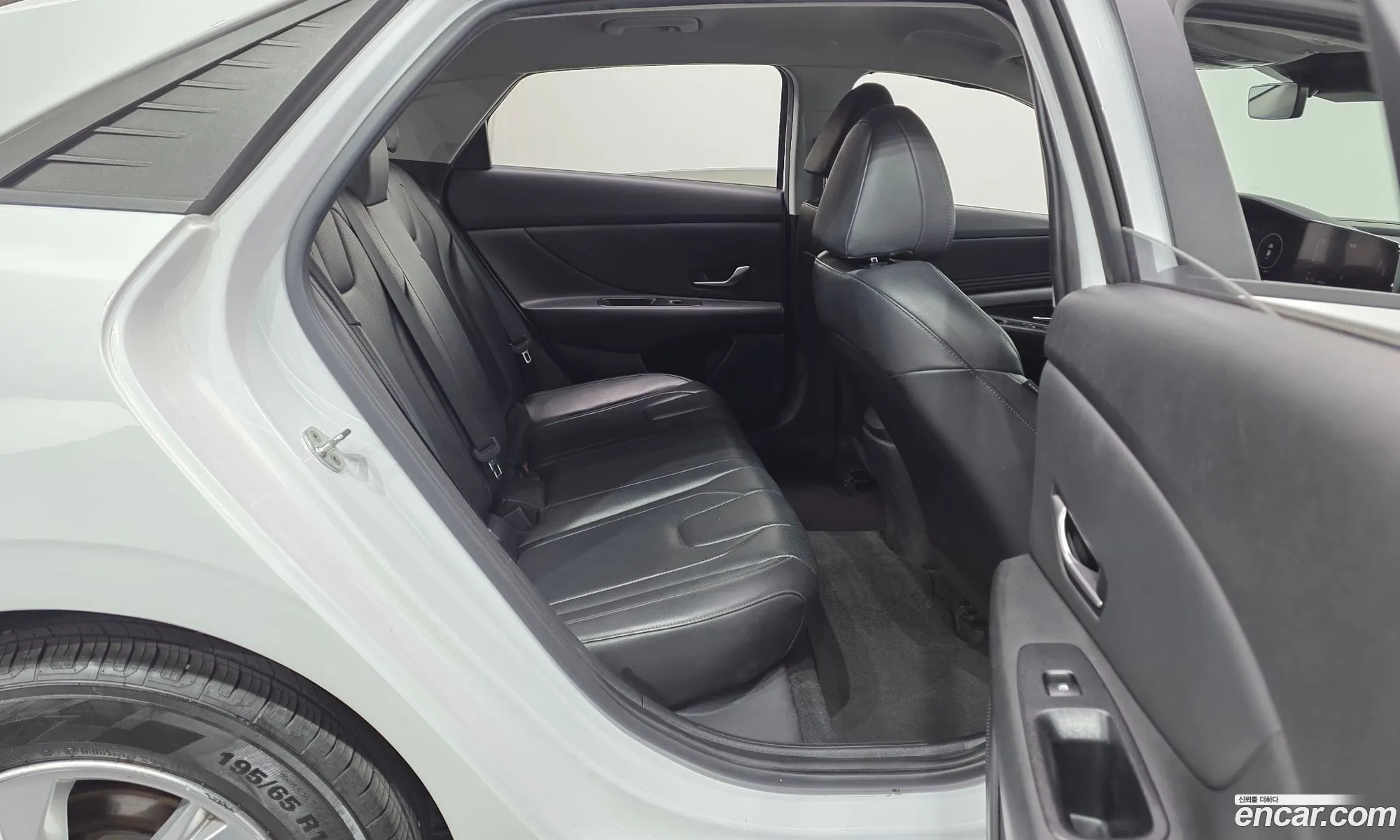 Hyundai Elantra 2021 — 11