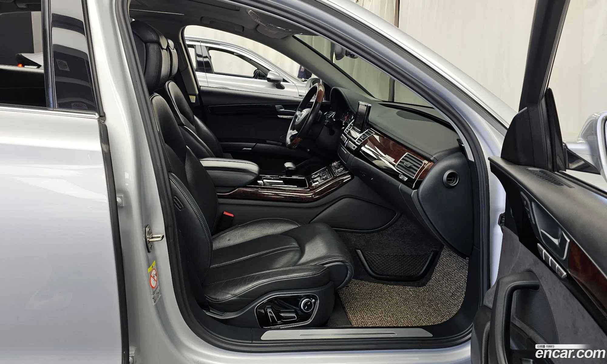 Audi A8 2011 WAUZZZ4H3BN019663 — 7