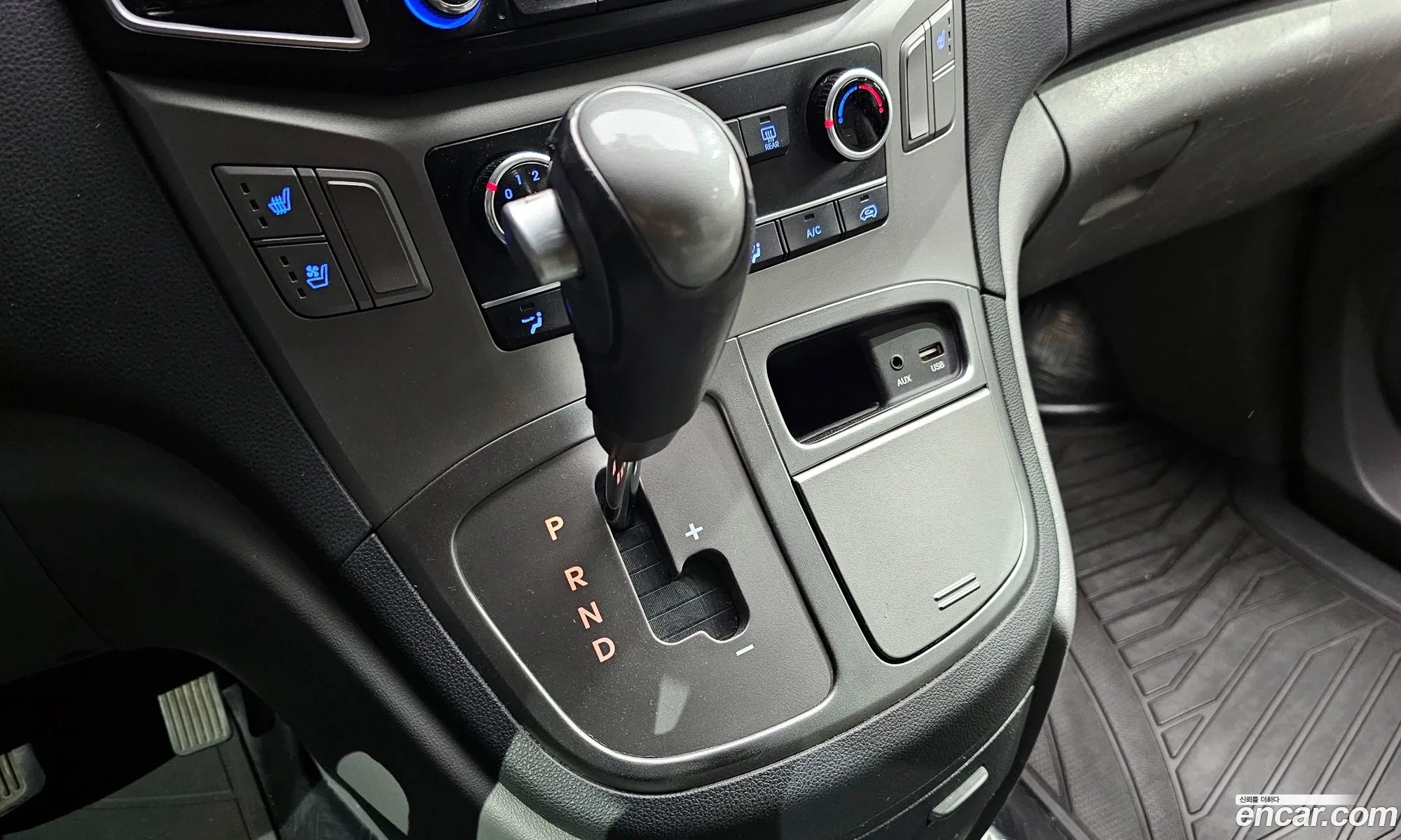 Hyundai Grand Starex 2020 — 16