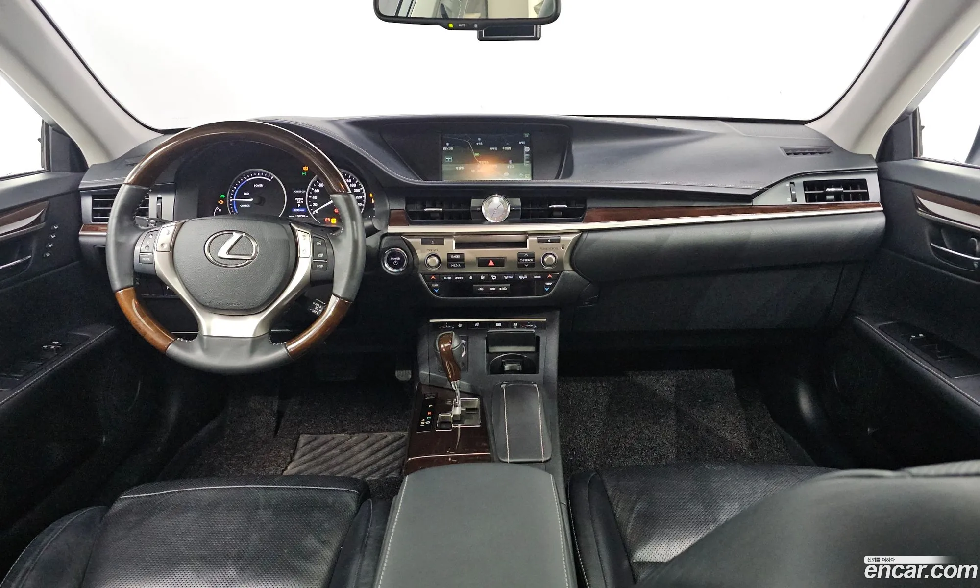 Lexus ES300h 2014 — 13