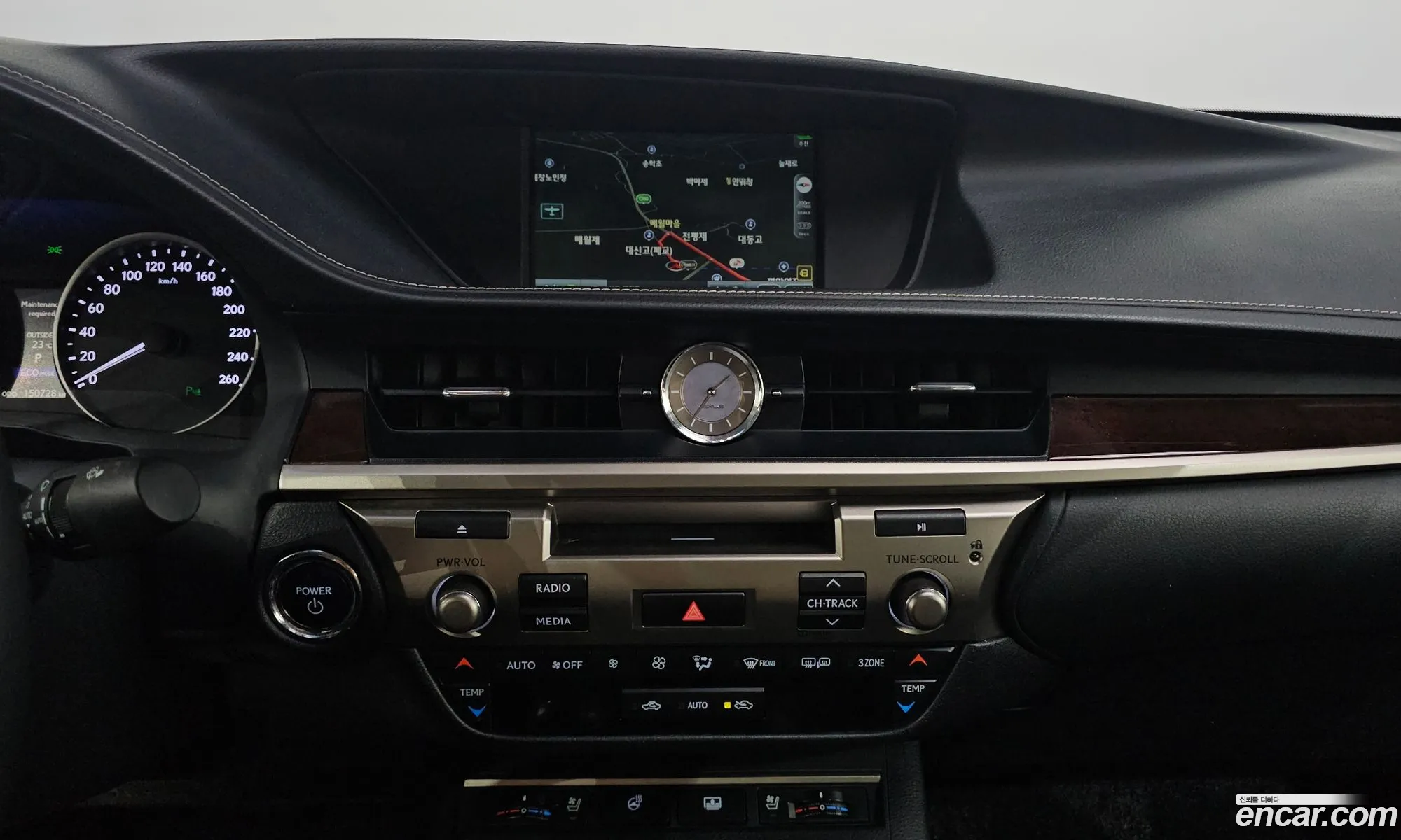 Lexus ES300h 2014 — 19