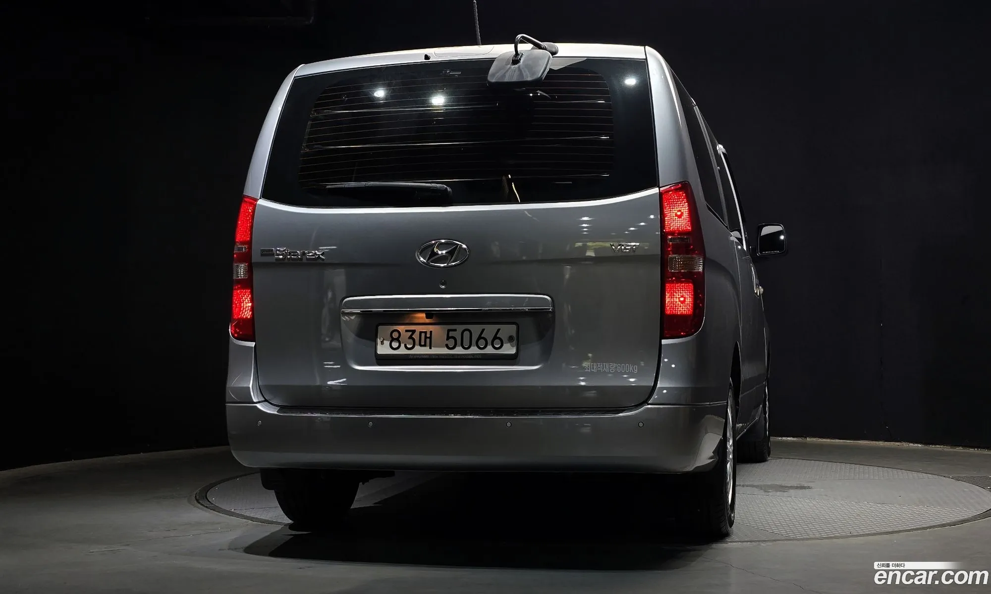 Hyundai Grand Starex 2018 — 28