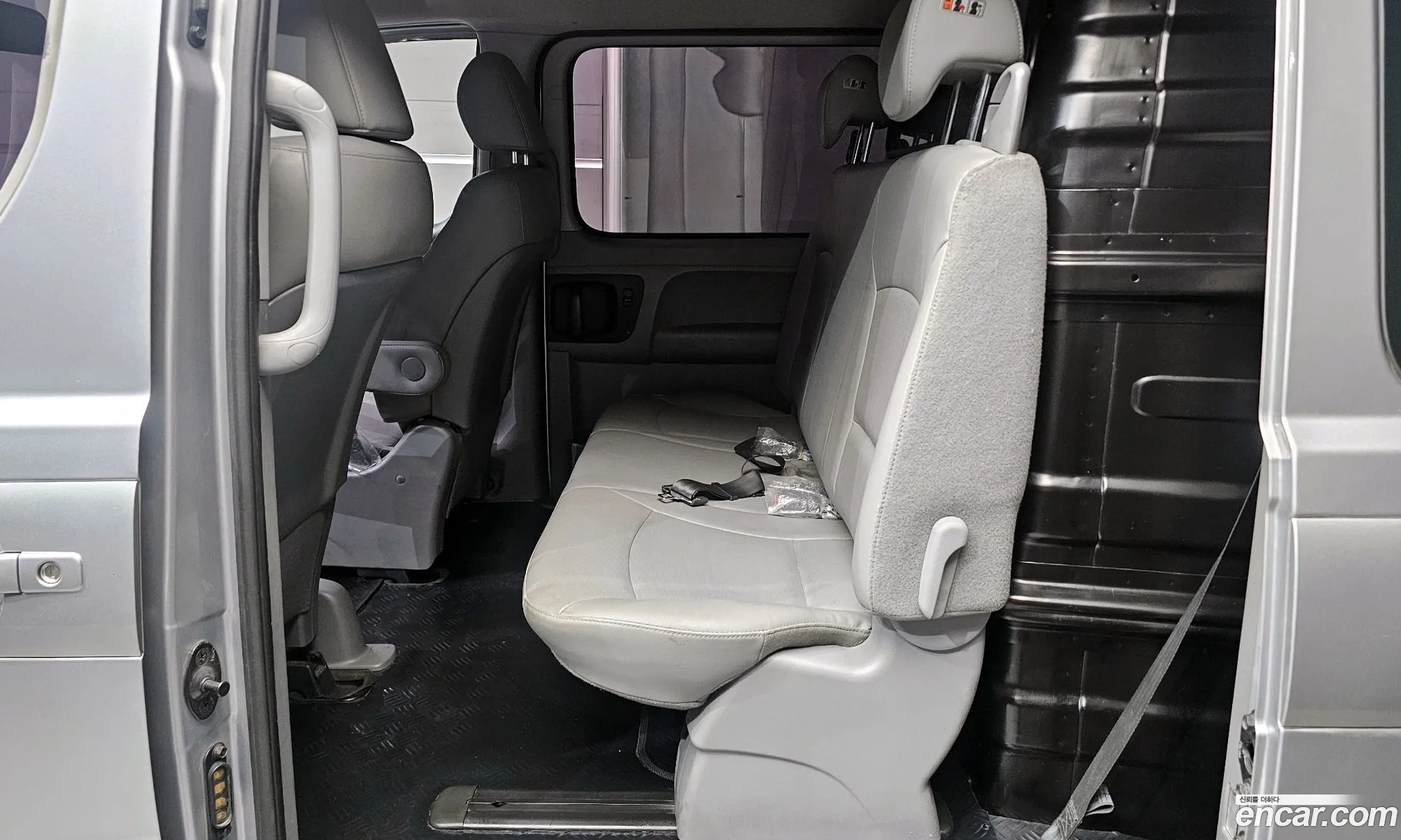 Hyundai Grand Starex 2018 — 18