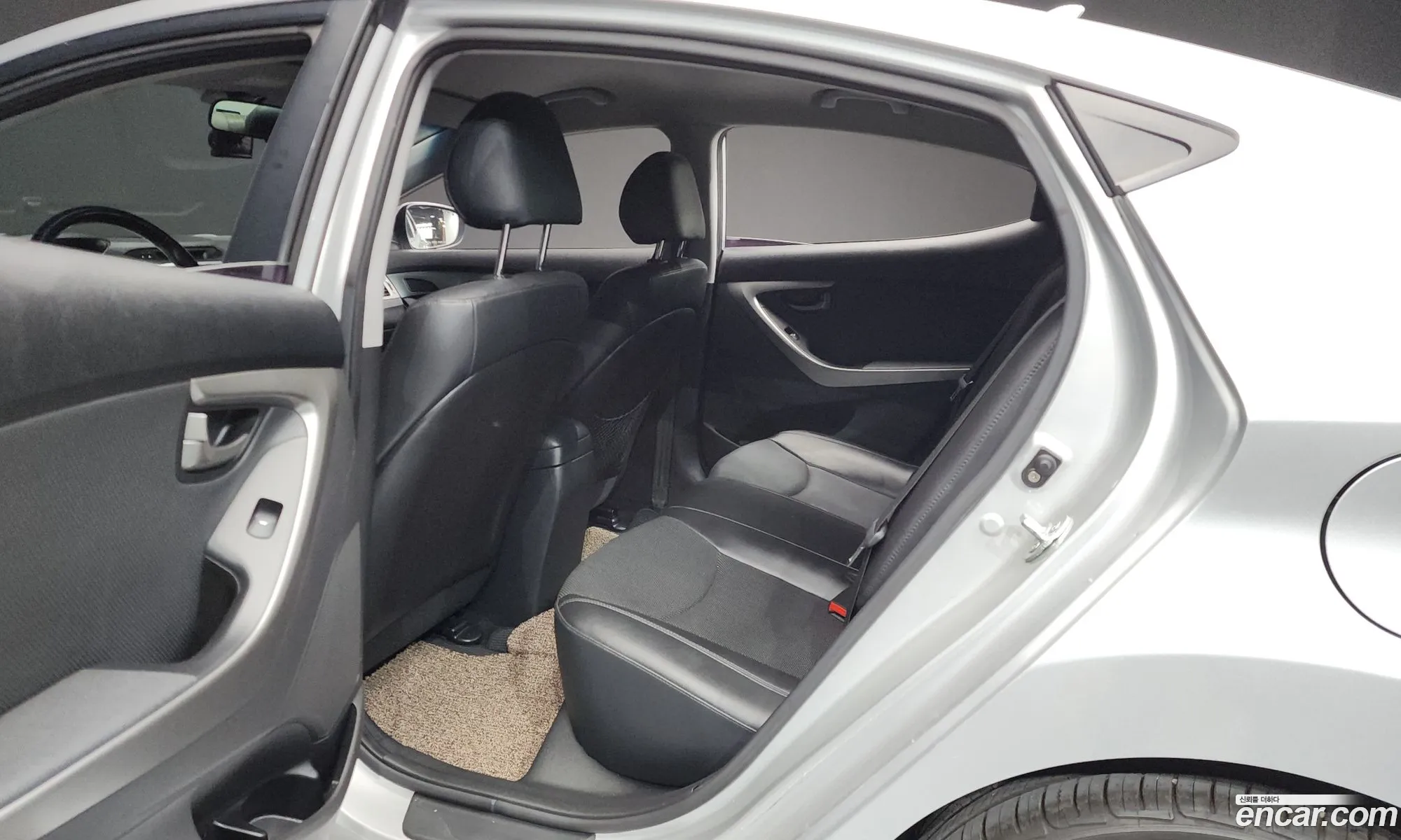 Hyundai Elantra MD 2013 — 17
