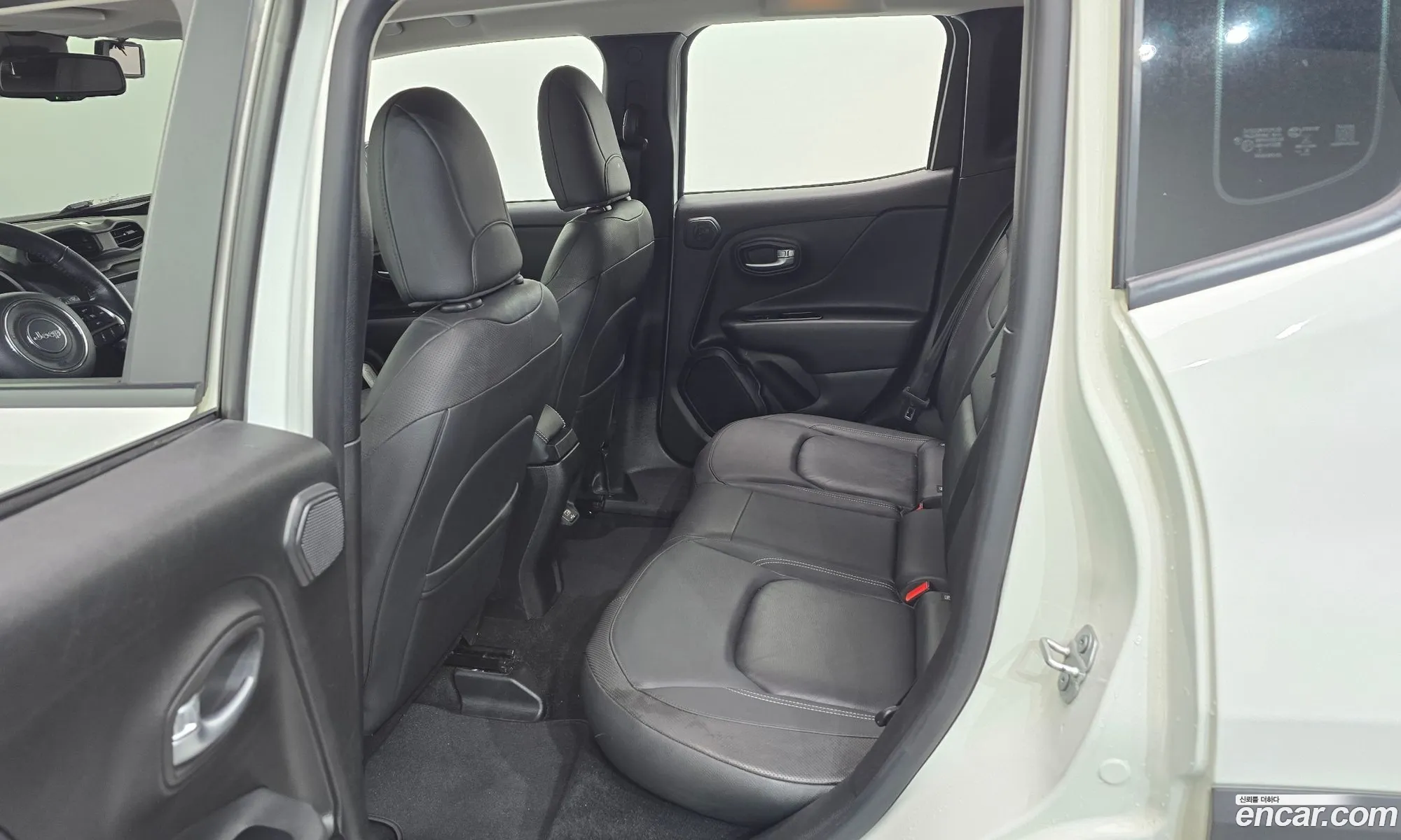 Jeep Renegade 2019 1C4BU0000KPK45510 — 27