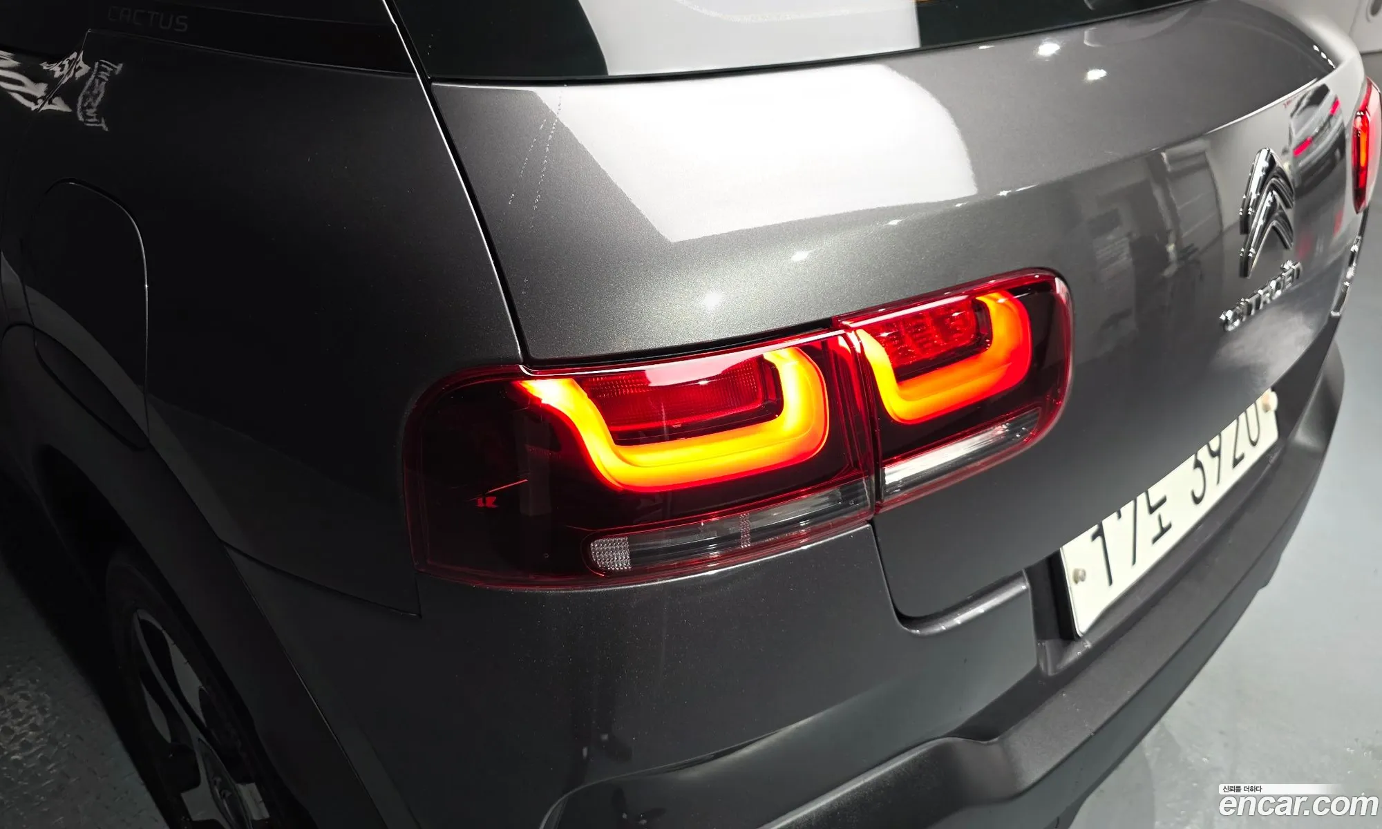 Citroen/DS C4 Cactus 2018 VF70BBHYHKE500182 — 24