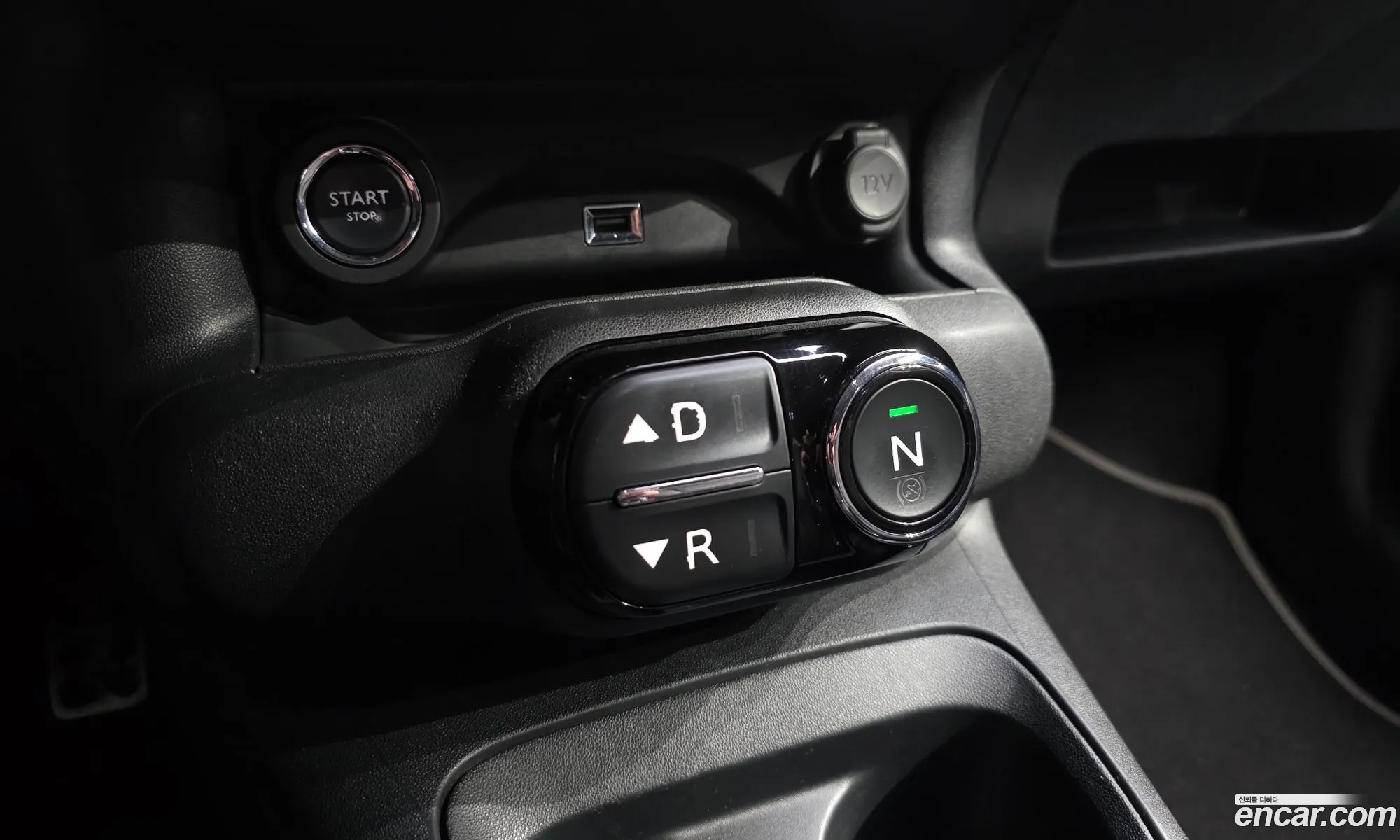 Citroen/DS C4 Cactus 2018 VF70BBHYHKE500182 — 32