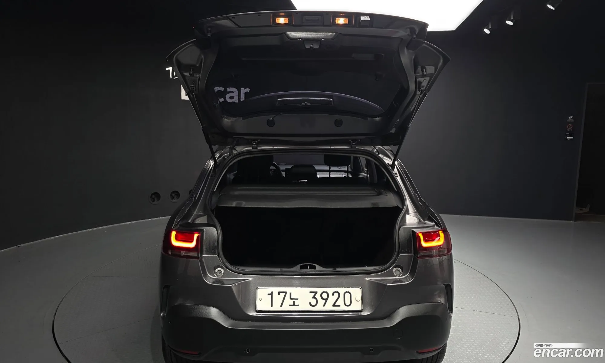 Citroen/DS C4 Cactus 2018 VF70BBHYHKE500182 — 28