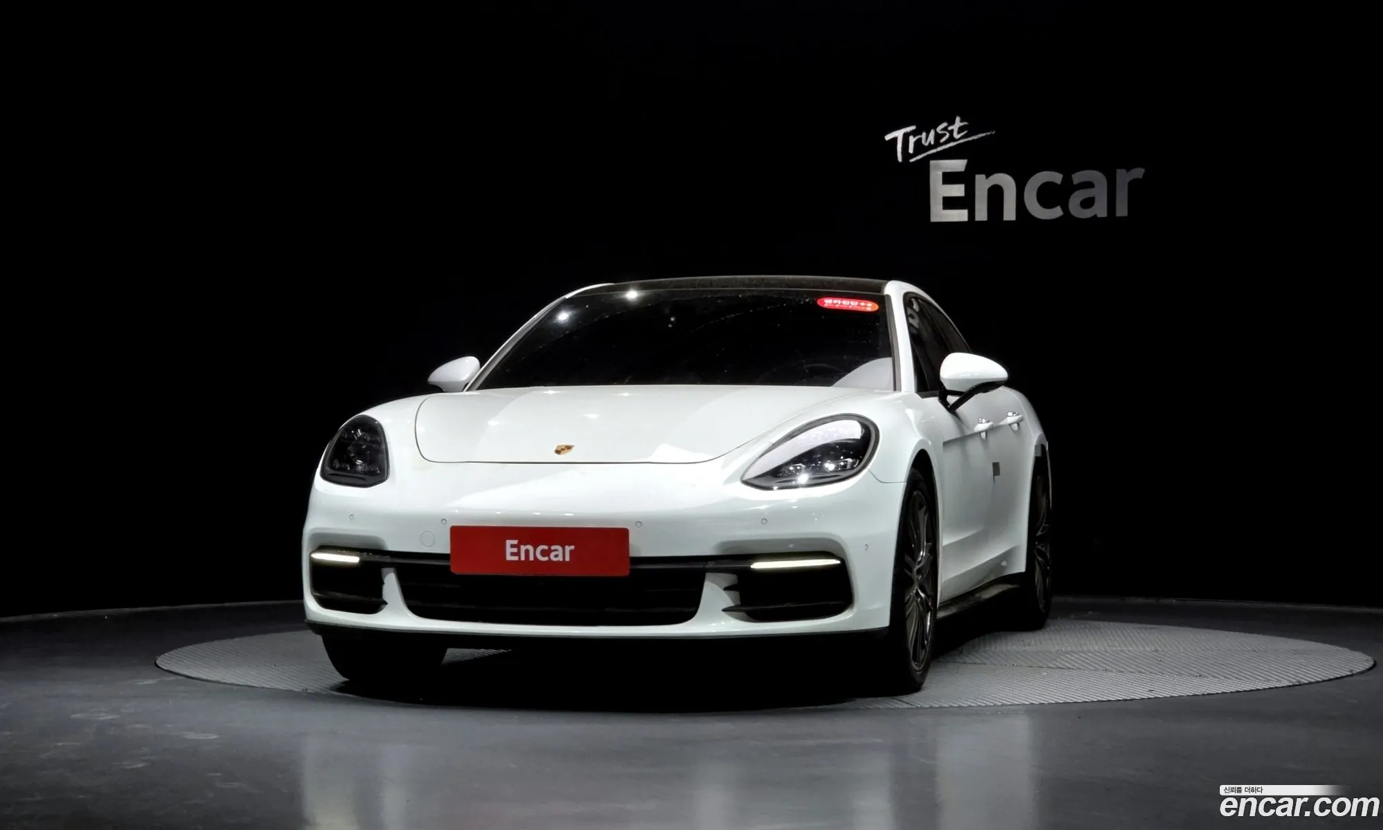 Porsche Panamera 2018 — 17