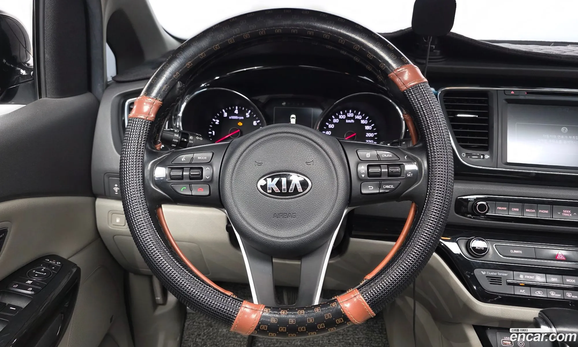 Kia Carnival 2016 — 18