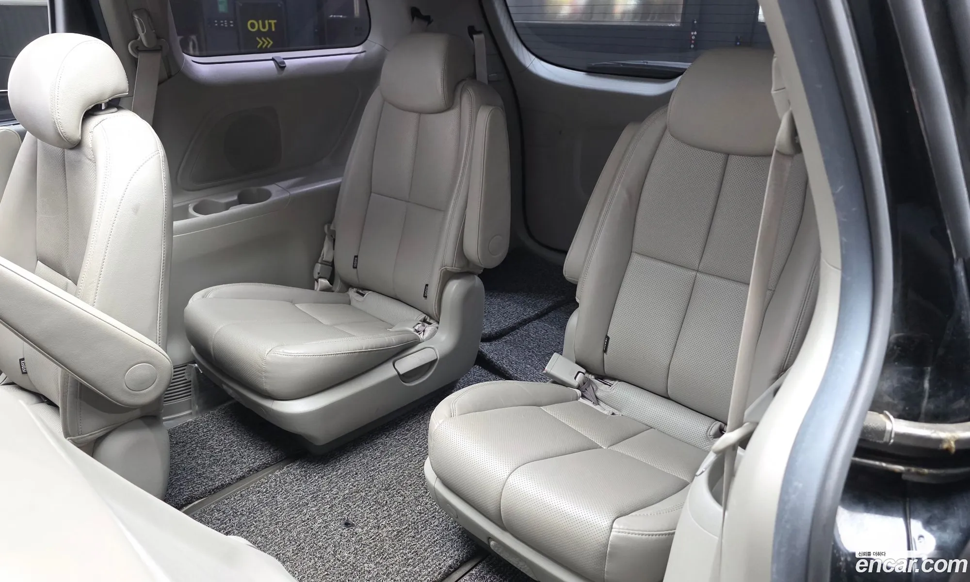Kia Carnival 2016 — 16