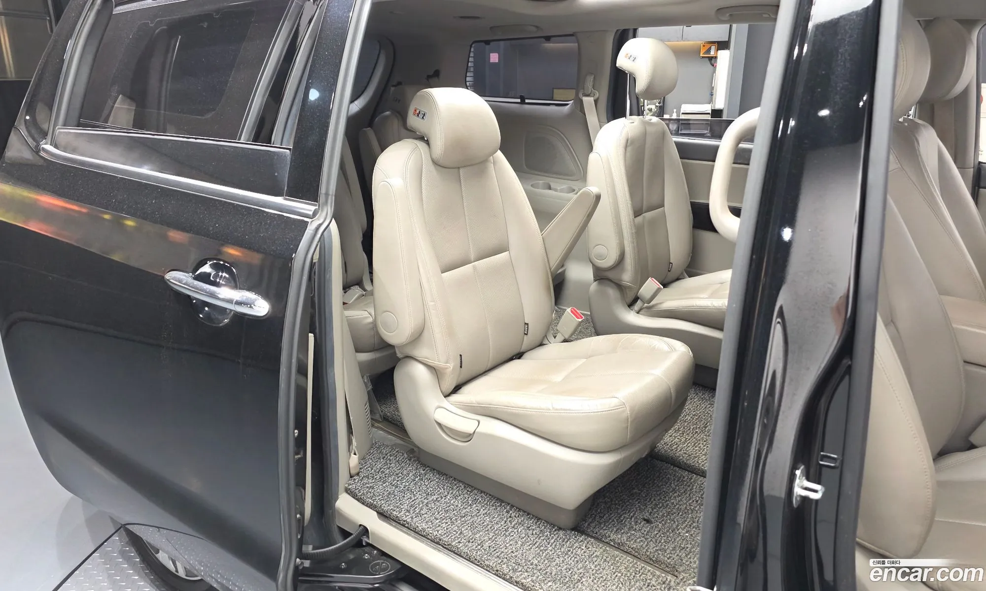 Kia Carnival 2016 — 9