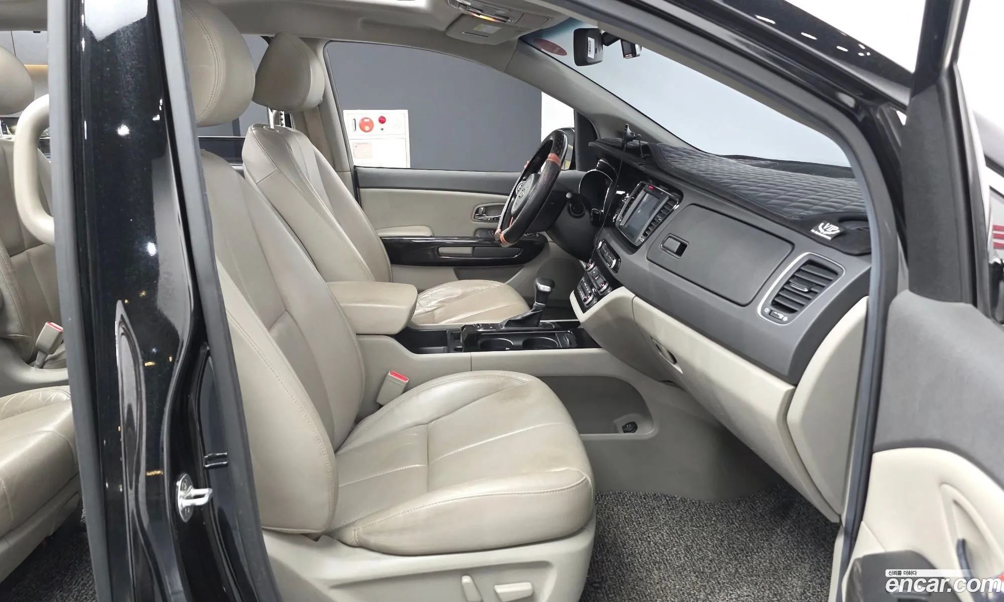 Kia Carnival 2016 — 8