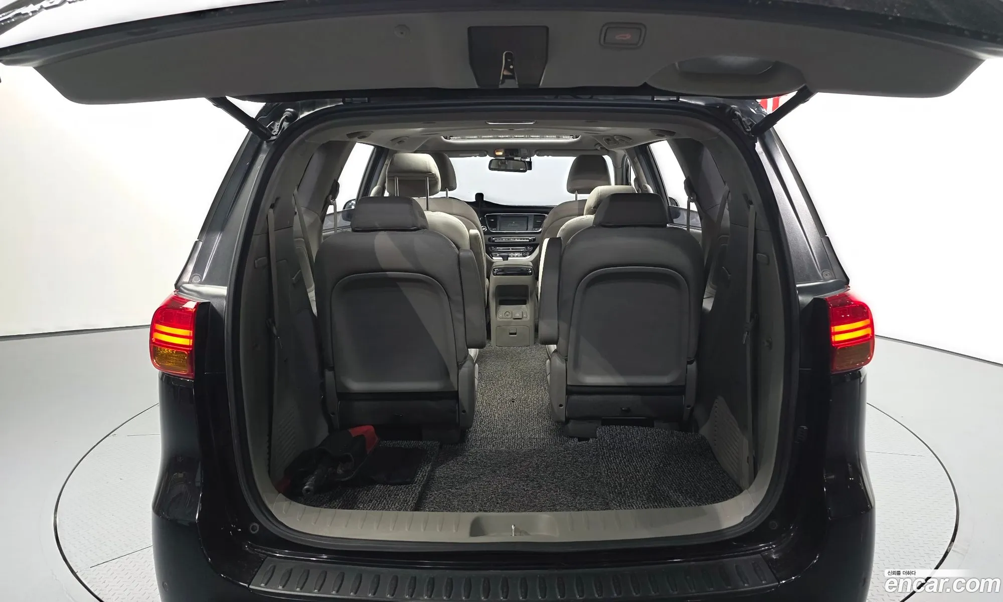 Kia Carnival 2016 — 13