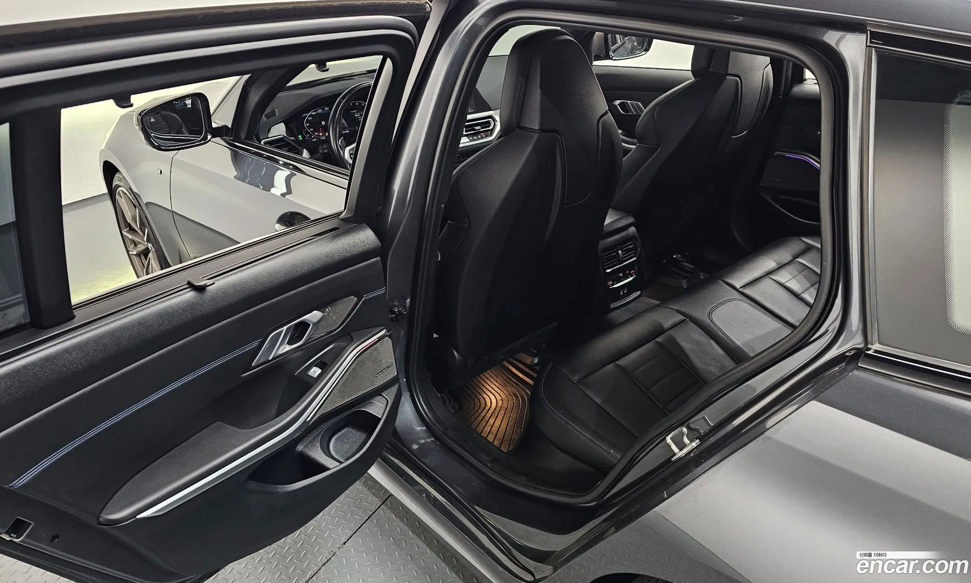 BMW 3 Series 2021 — 11