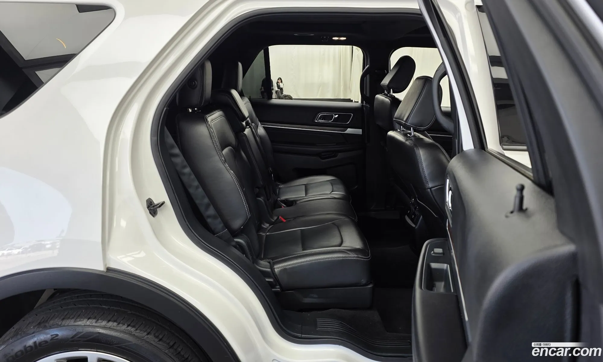 Ford Explorer 2018 1FM5K8FH8JGC37805 — 25