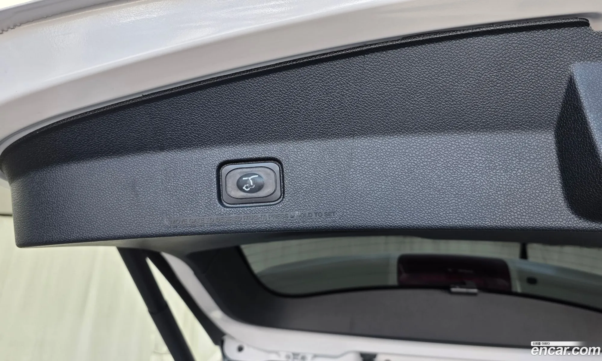 Ford Explorer 2018 1FM5K8FH8JGC37805 — 37