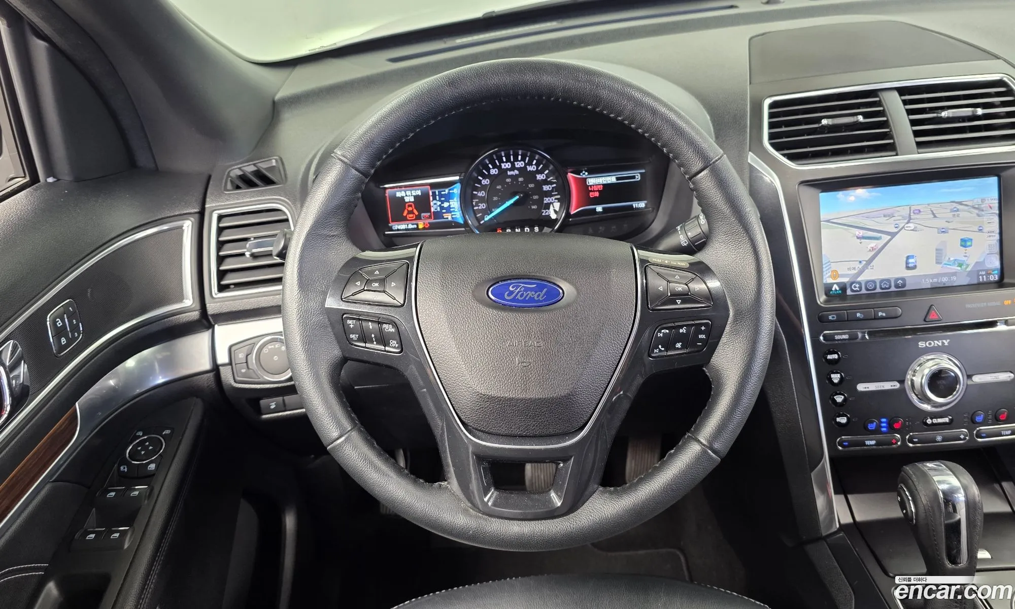 Ford Explorer 2018 1FM5K8FH8JGC37805 — 4