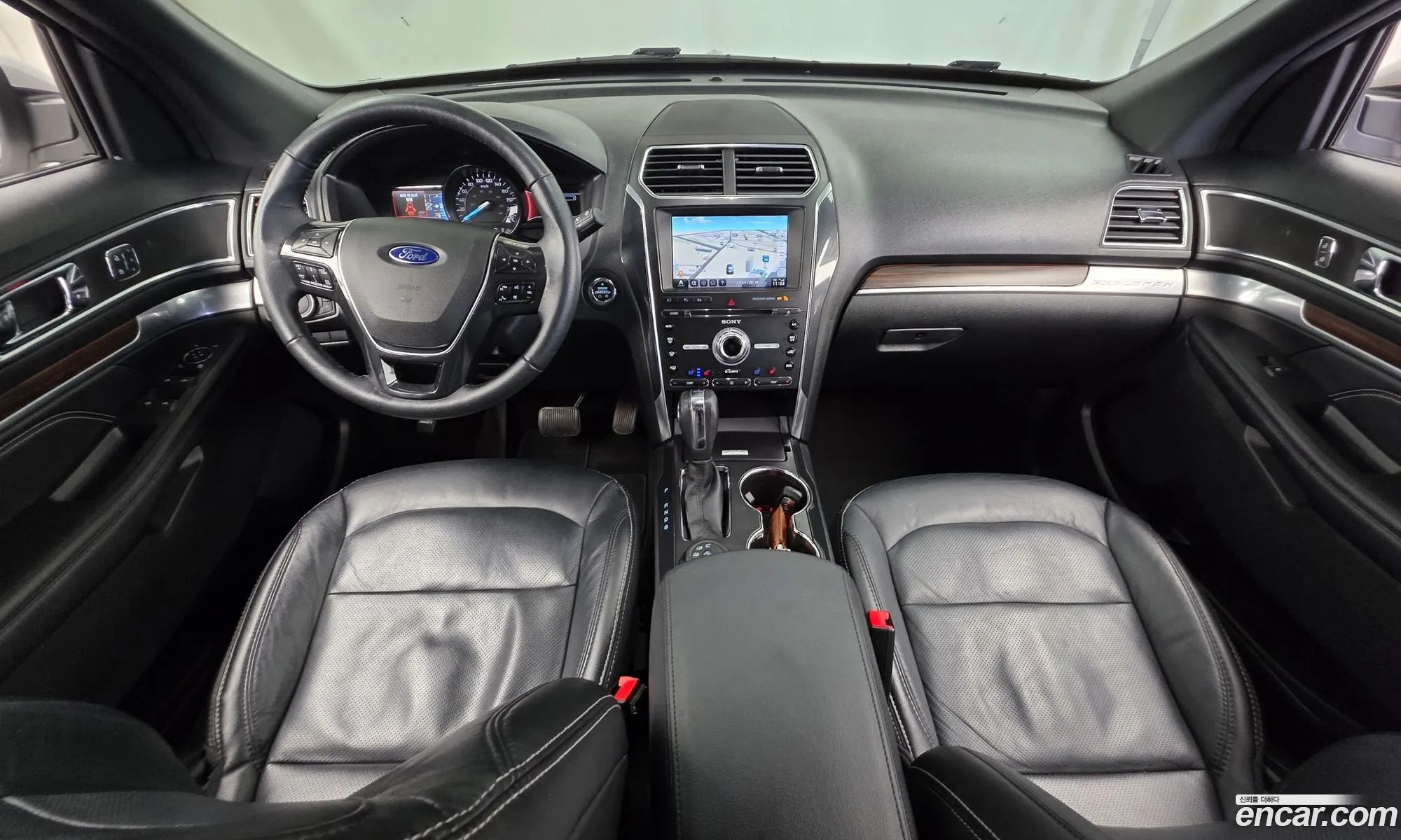 Ford Explorer 2018 1FM5K8FH8JGC37805 — 19