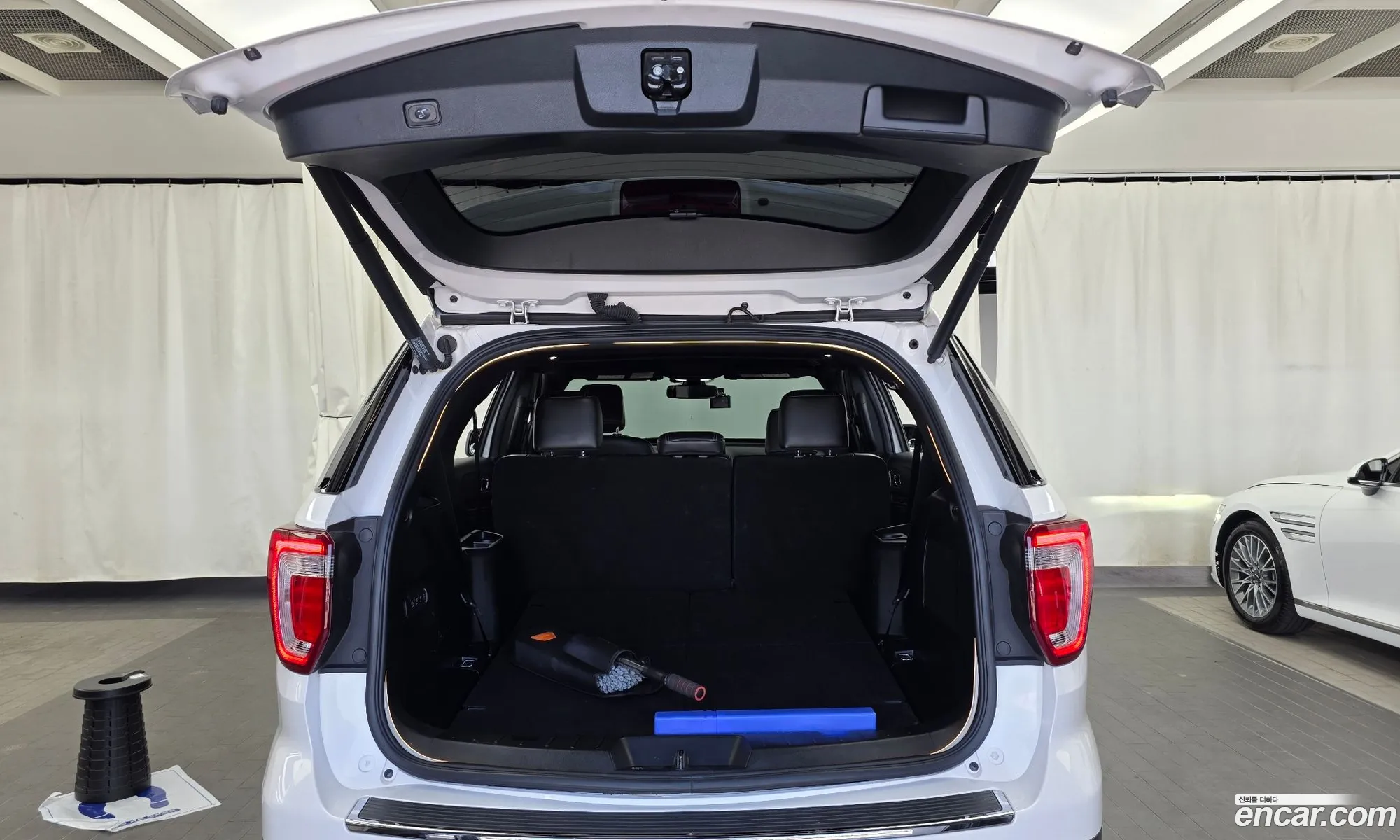 Ford Explorer 2018 1FM5K8FH8JGC37805 — 7