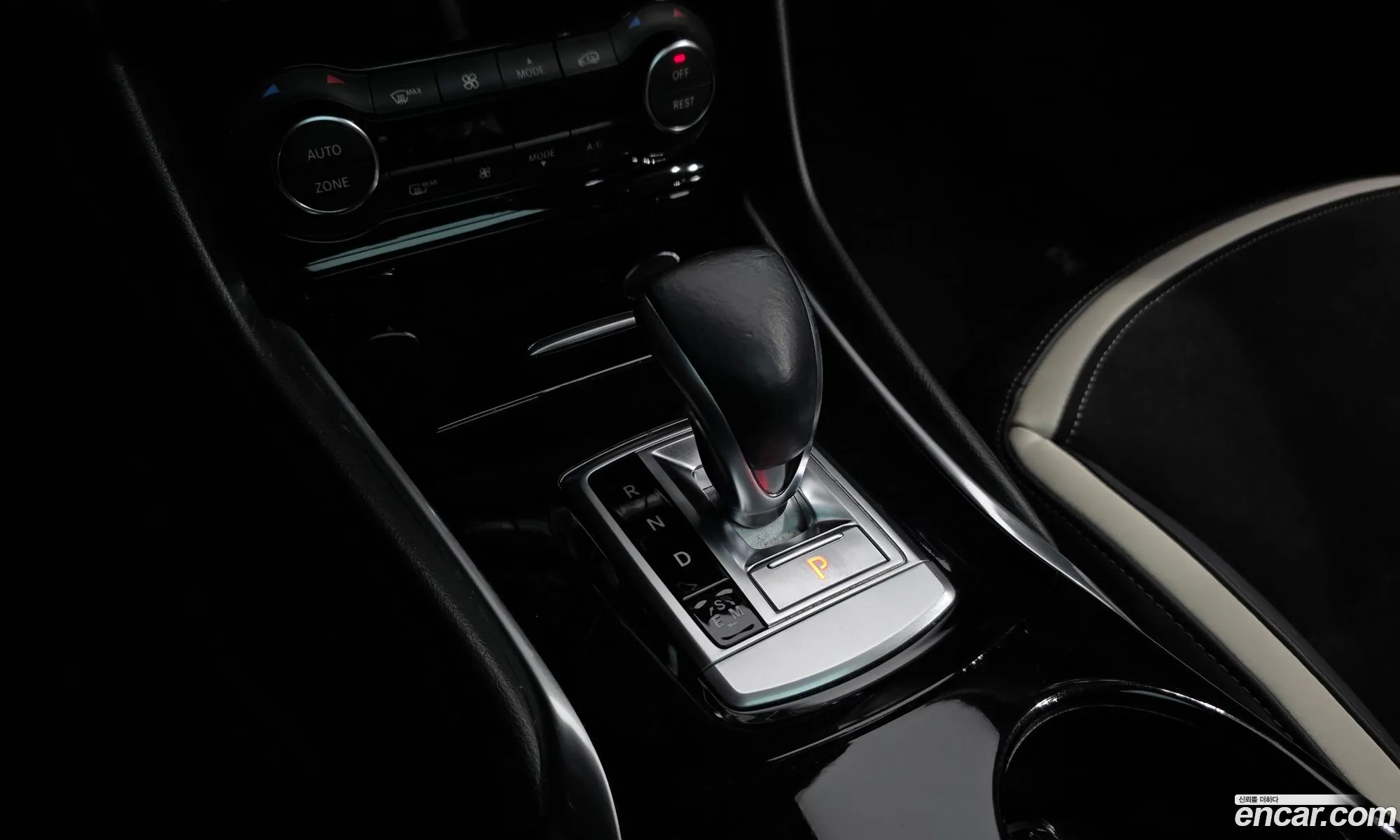 Infiniti Q30