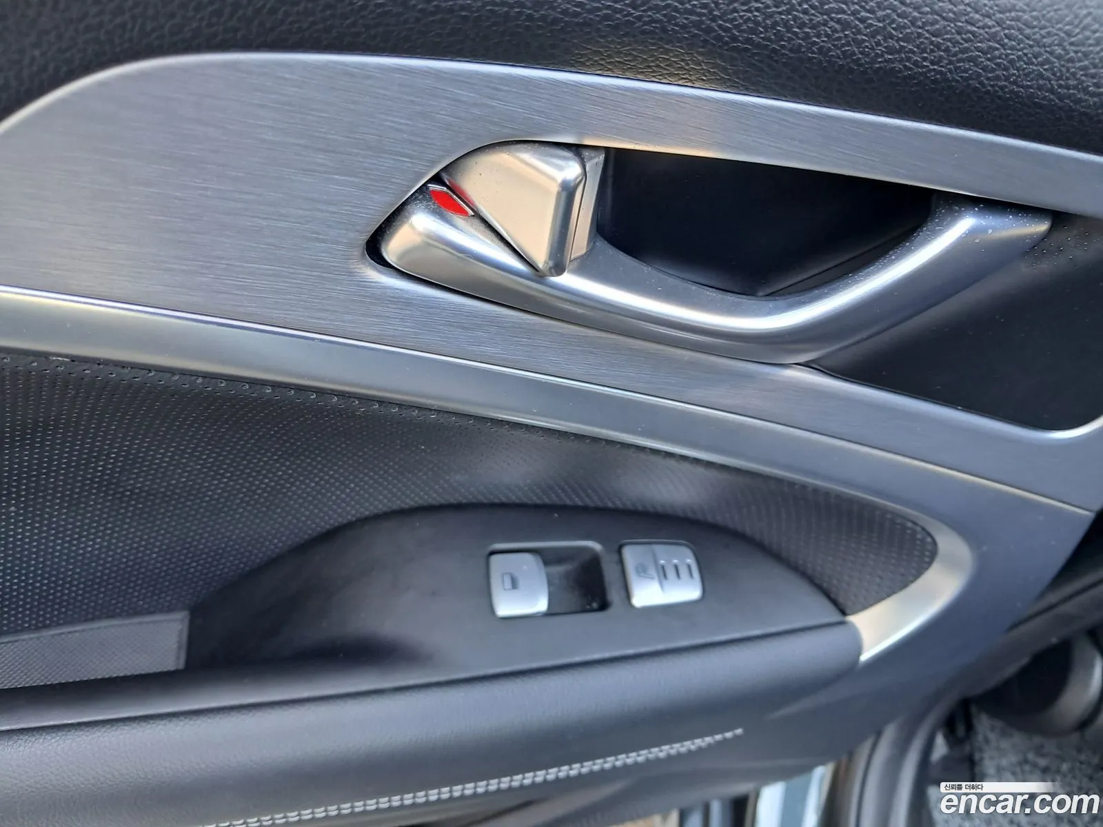 Genesis G70 2018 — 16