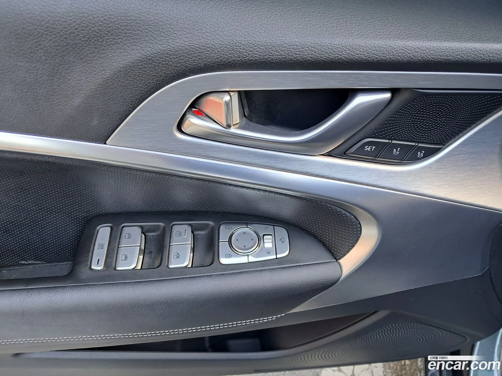 Genesis G70 2018 — 17