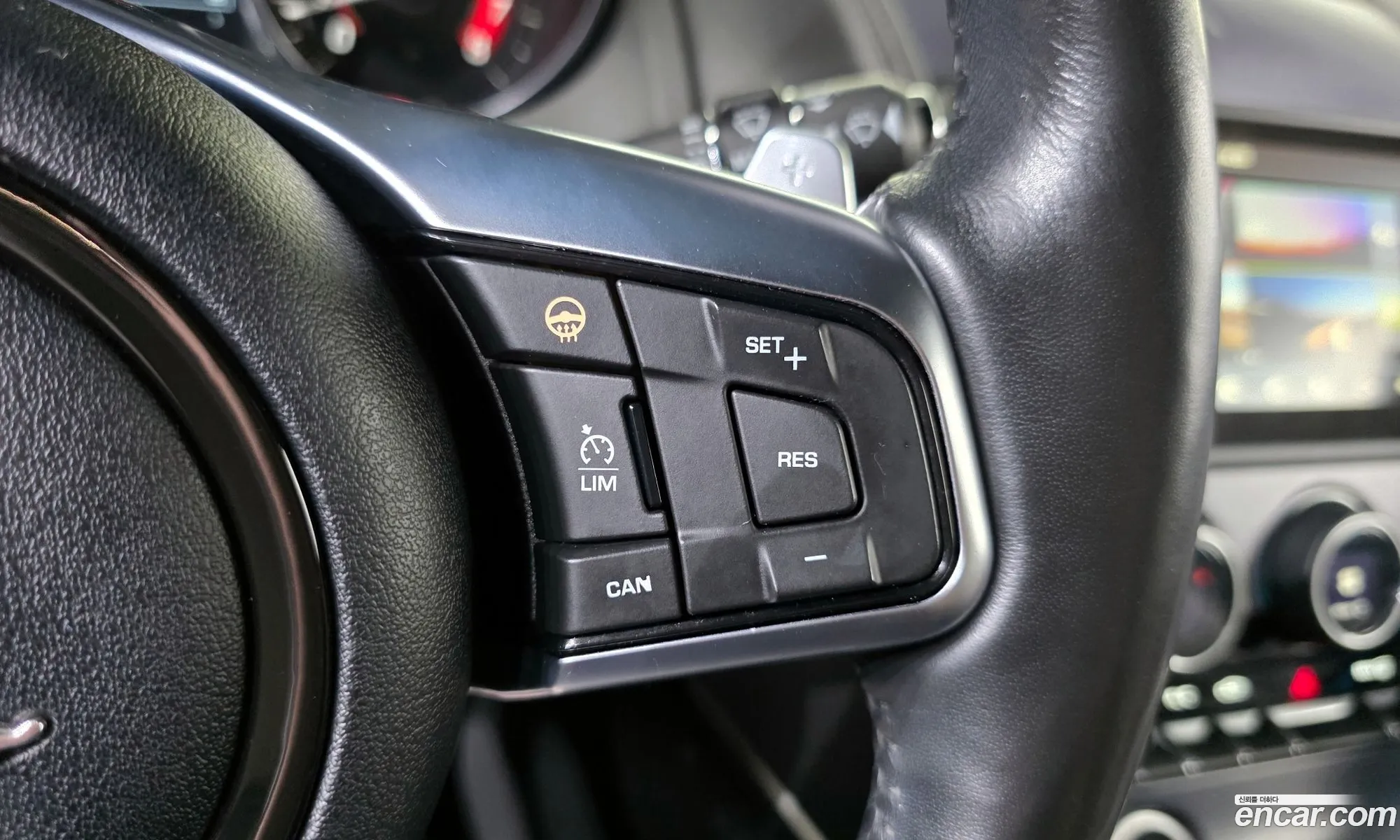 Jaguar F-Type 2018 SAJDB5BX0KCK56774 — 19