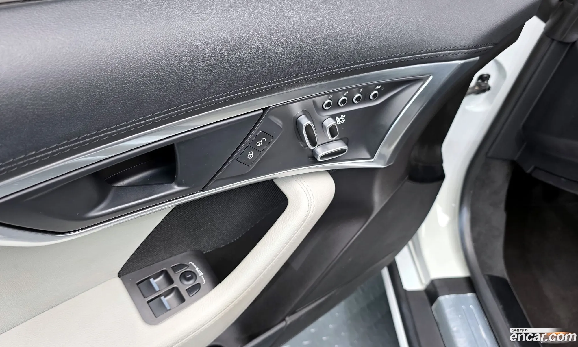 Jaguar F-Type 2018 SAJDB5BX0KCK56774 — 12